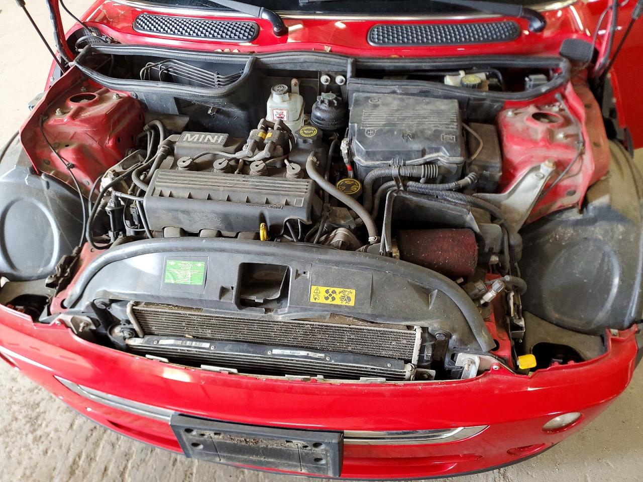 2006 Mini Cooper Red vin: WMWRC33586TK68614