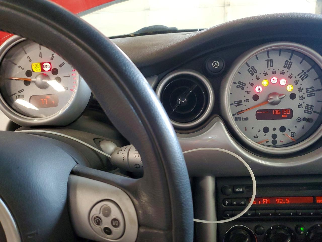 2006 Mini Cooper Red vin: WMWRC33586TK68614
