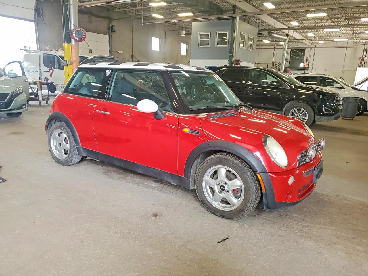 2006 Mini Cooper Red vin: WMWRC33586TK68614