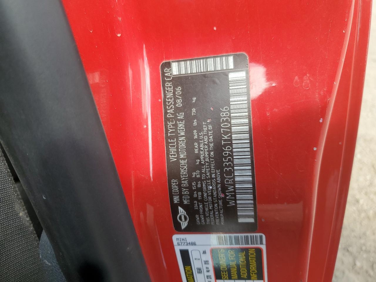 2006 Mini Cooper Red vin: WMWRC33596TK70386