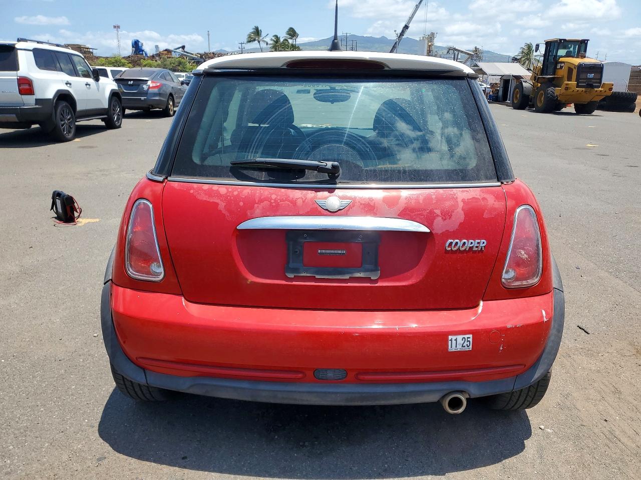 2006 Mini Cooper Red vin: WMWRC33596TK70873