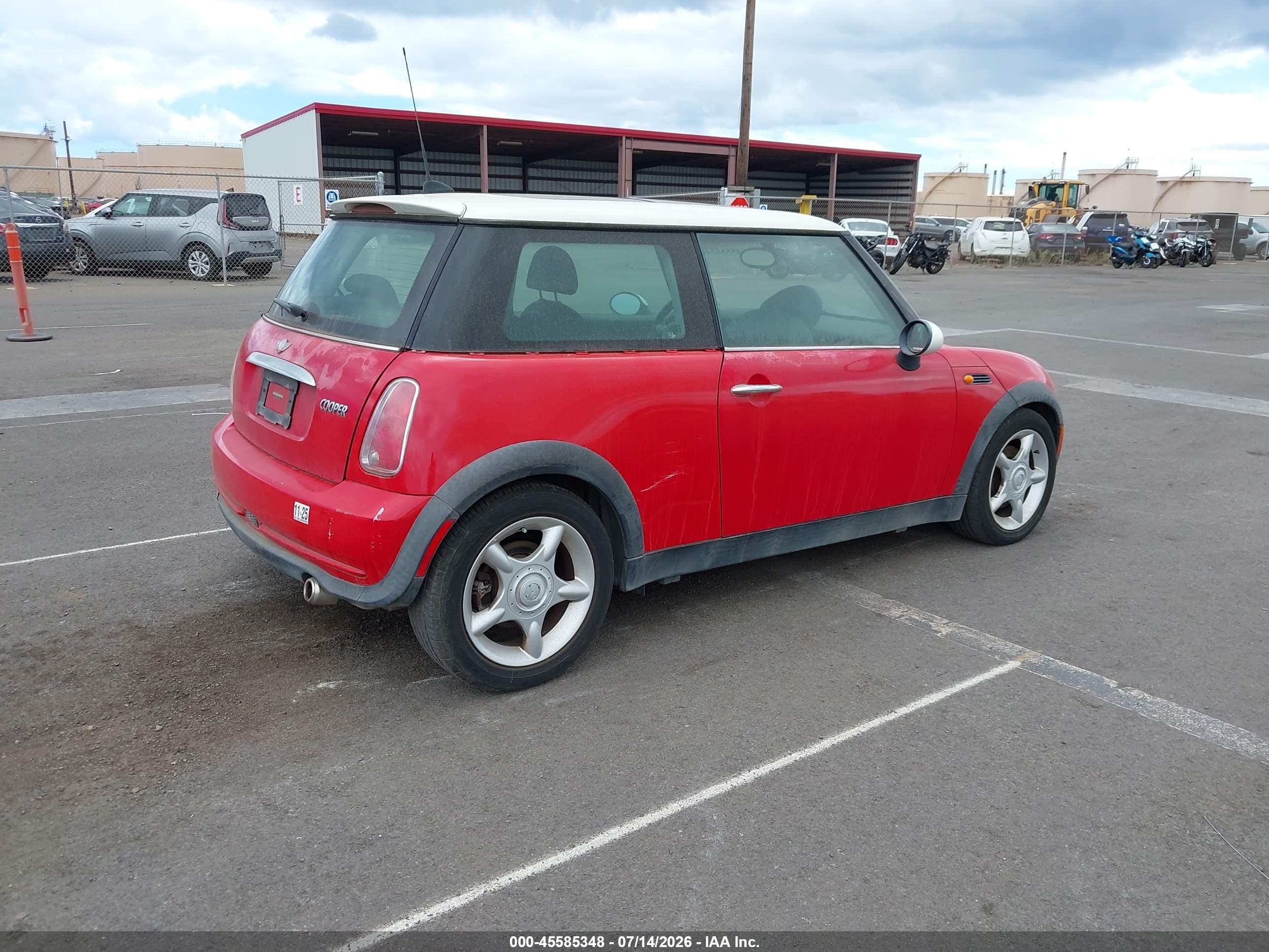 2006 Mini Cooper   Red vin: WMWRC33596TK70873