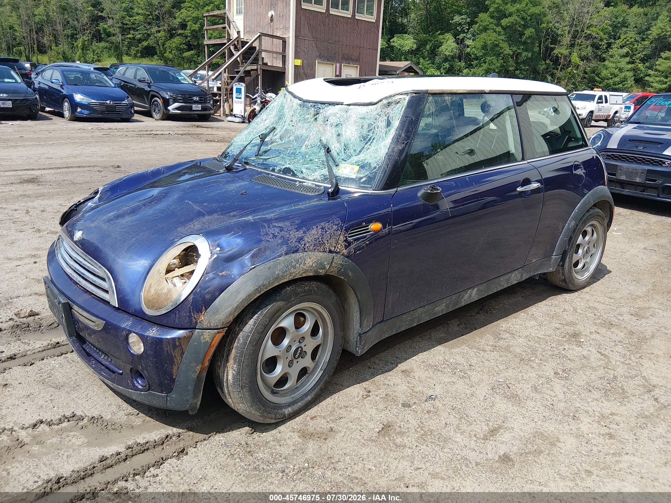 2005 Mini Cooper   Purple vin: WMWRC335X5TJ69338