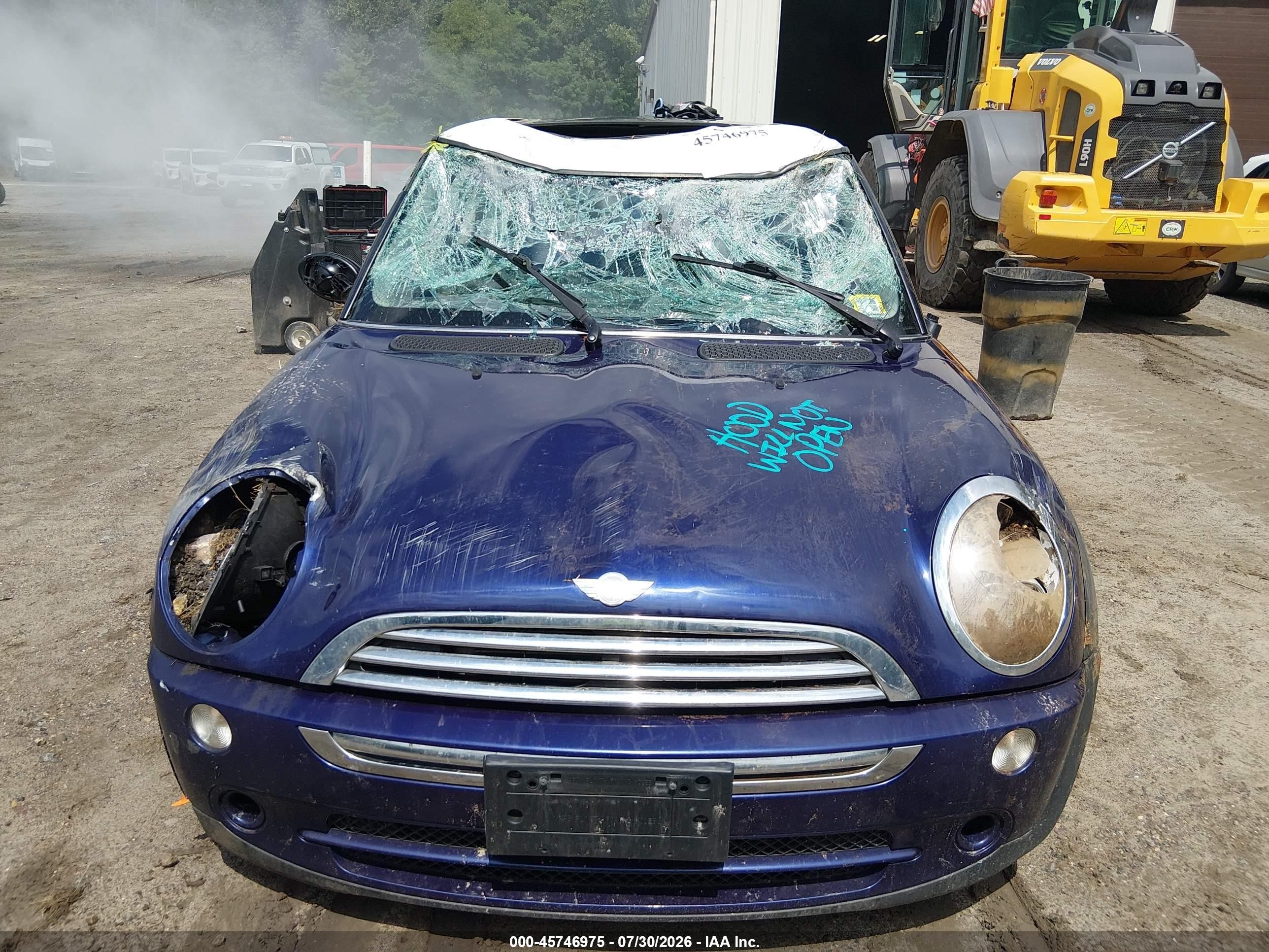 2005 Mini Cooper   Purple vin: WMWRC335X5TJ69338