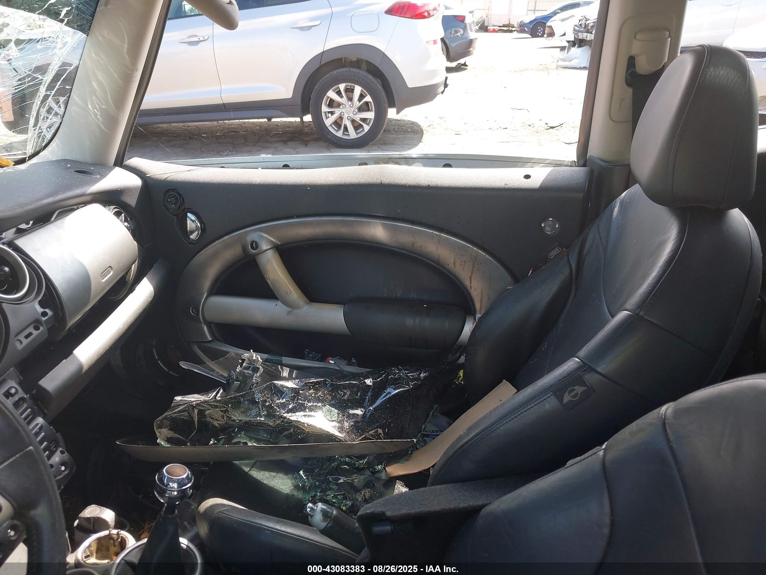 2002 Mini Cooper S   Silver vin: WMWRE33402TD56605