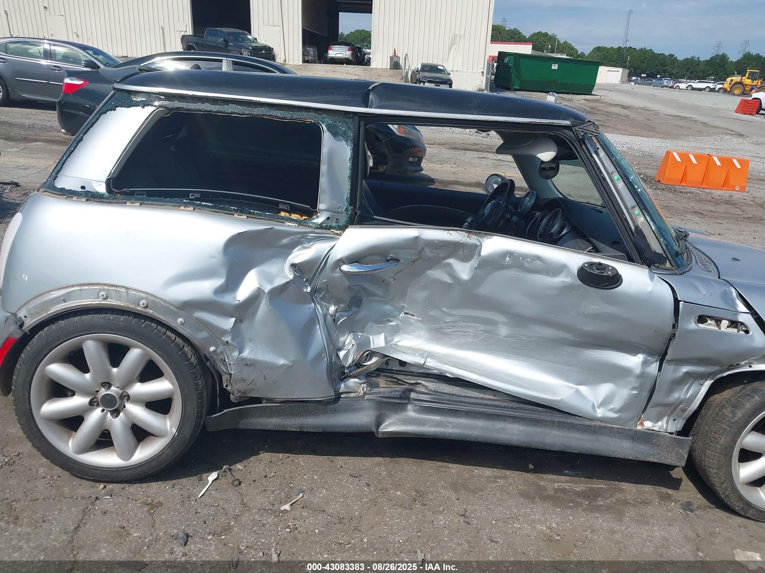 2002 Mini Cooper S   Silver vin: WMWRE33402TD56605