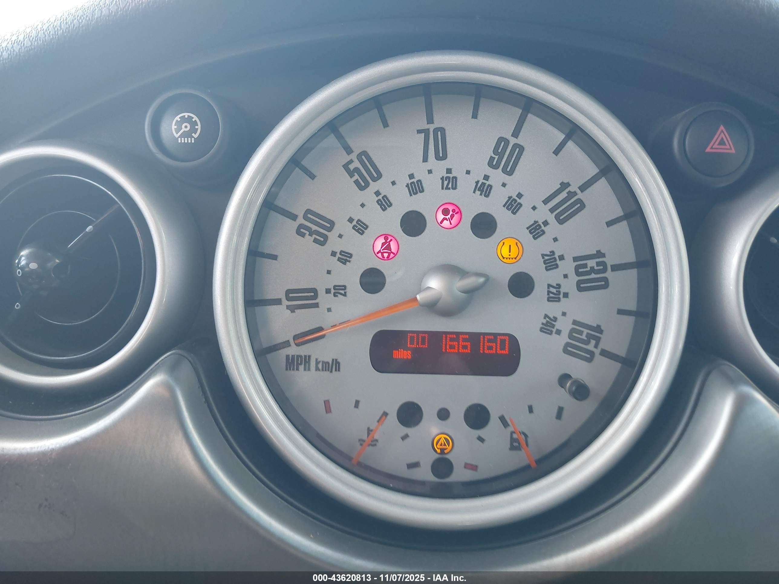 2002 Mini Cooper S   Silver vin: WMWRE33422TD50868