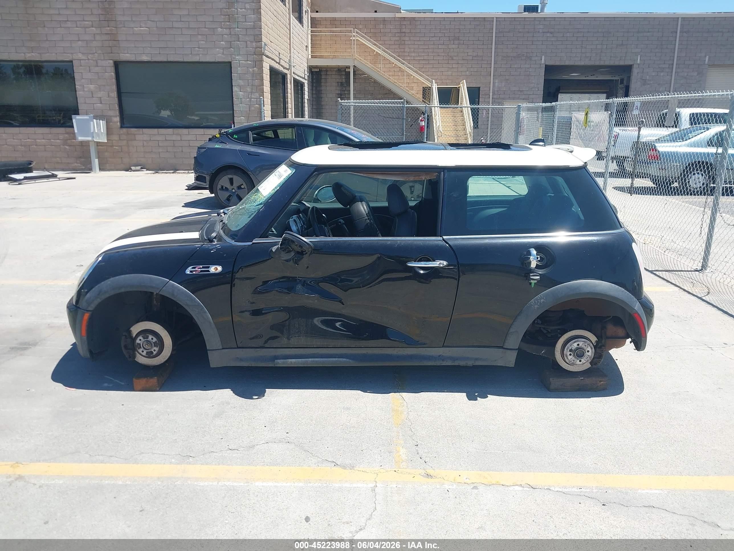 2004 Mini Cooper S   Black vin: WMWRE33434TD79265