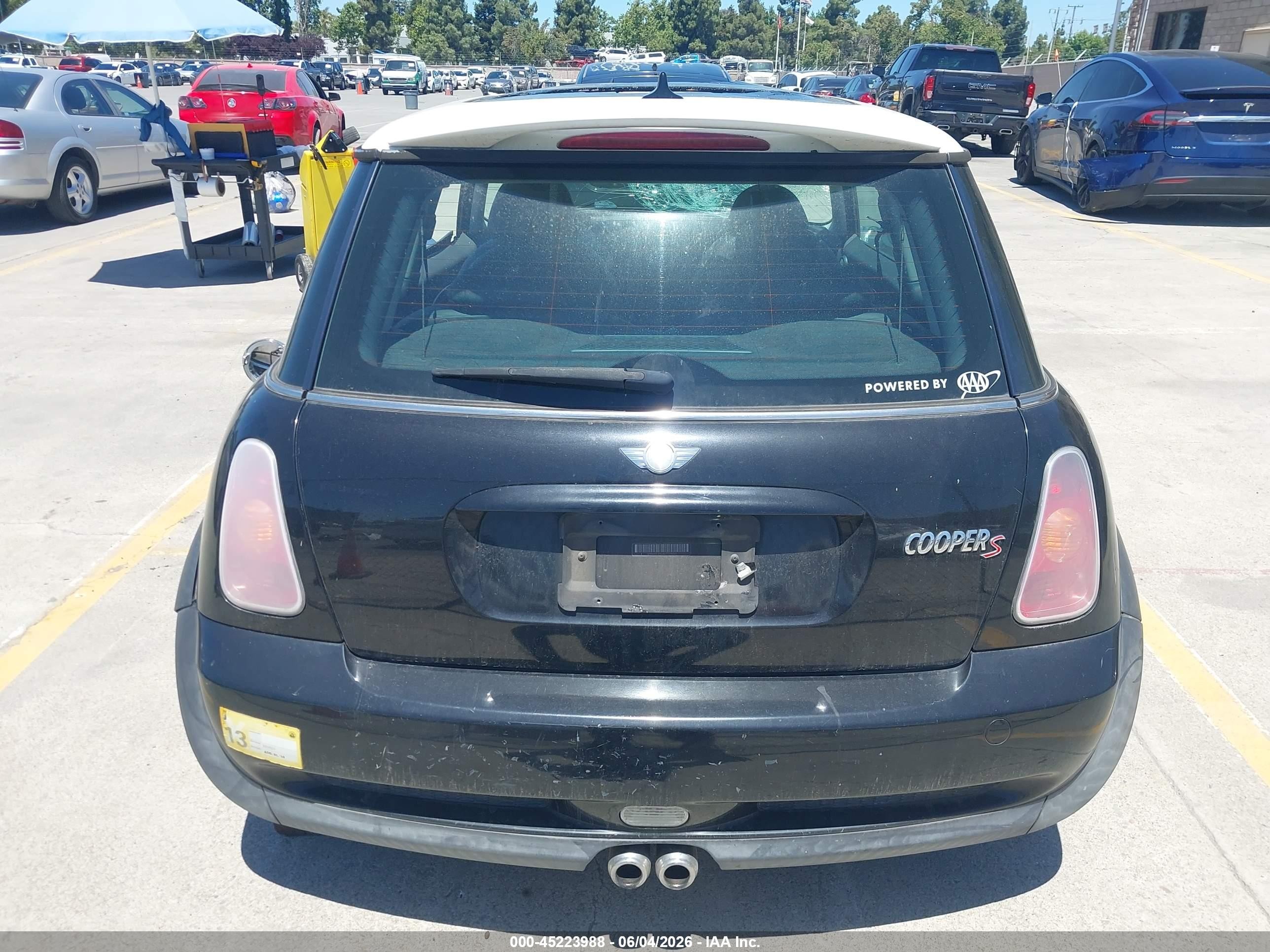 2004 Mini Cooper S   Black vin: WMWRE33434TD79265