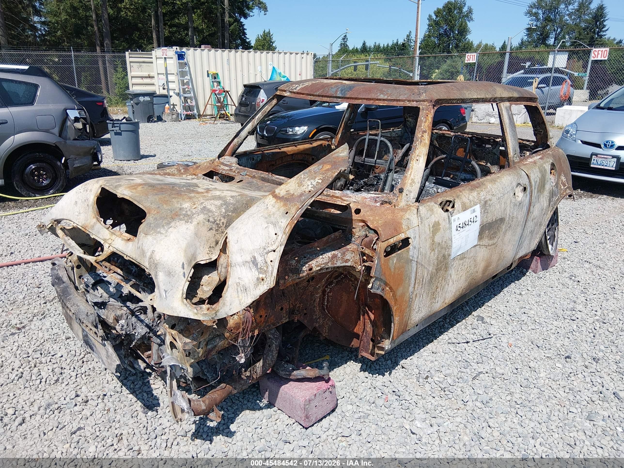 2005 Mini Cooper S   Коричневый vin: WMWRE33435TD93152