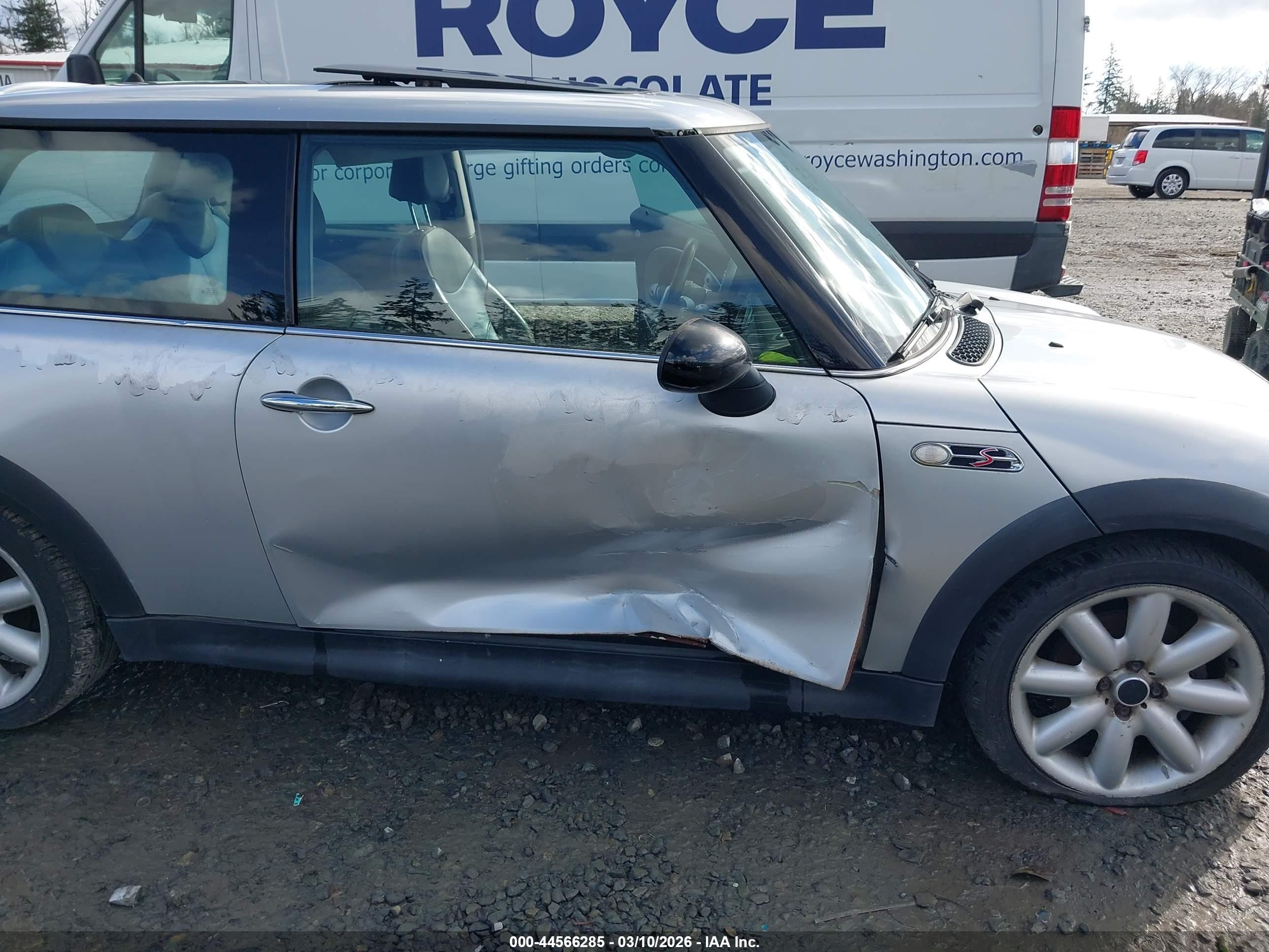 2002 Mini Cooper S   Серебряный vin: WMWRE33442TD55893