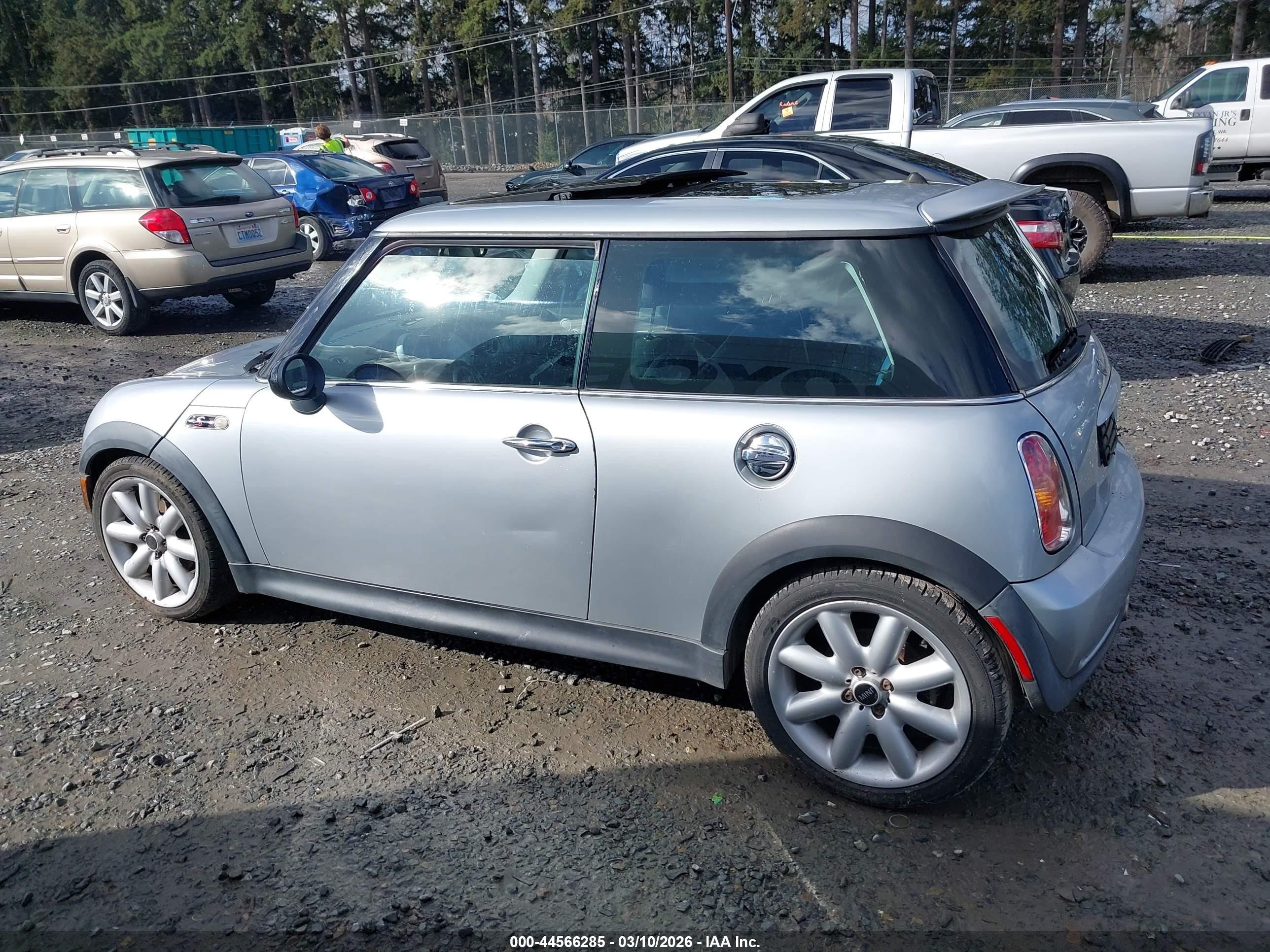 2002 Mini Cooper S   Серебряный vin: WMWRE33442TD55893