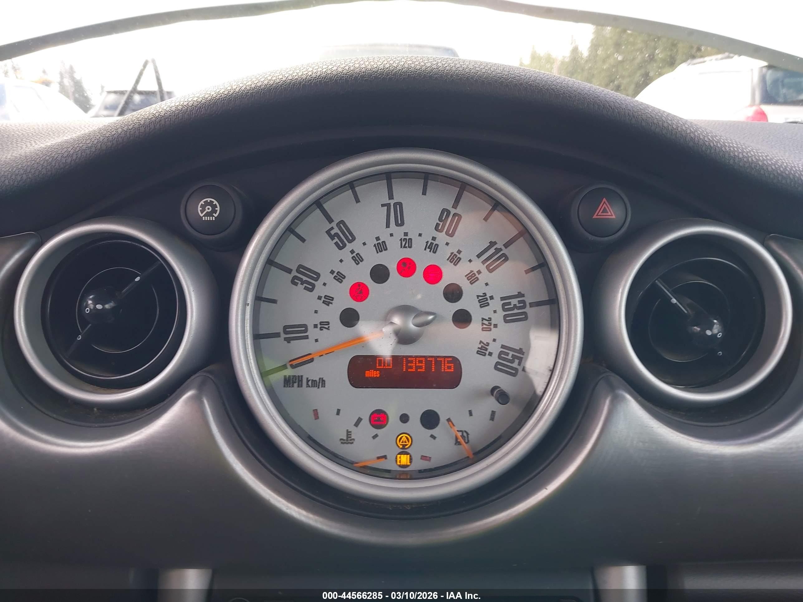 2002 Mini Cooper S   Серебряный vin: WMWRE33442TD55893