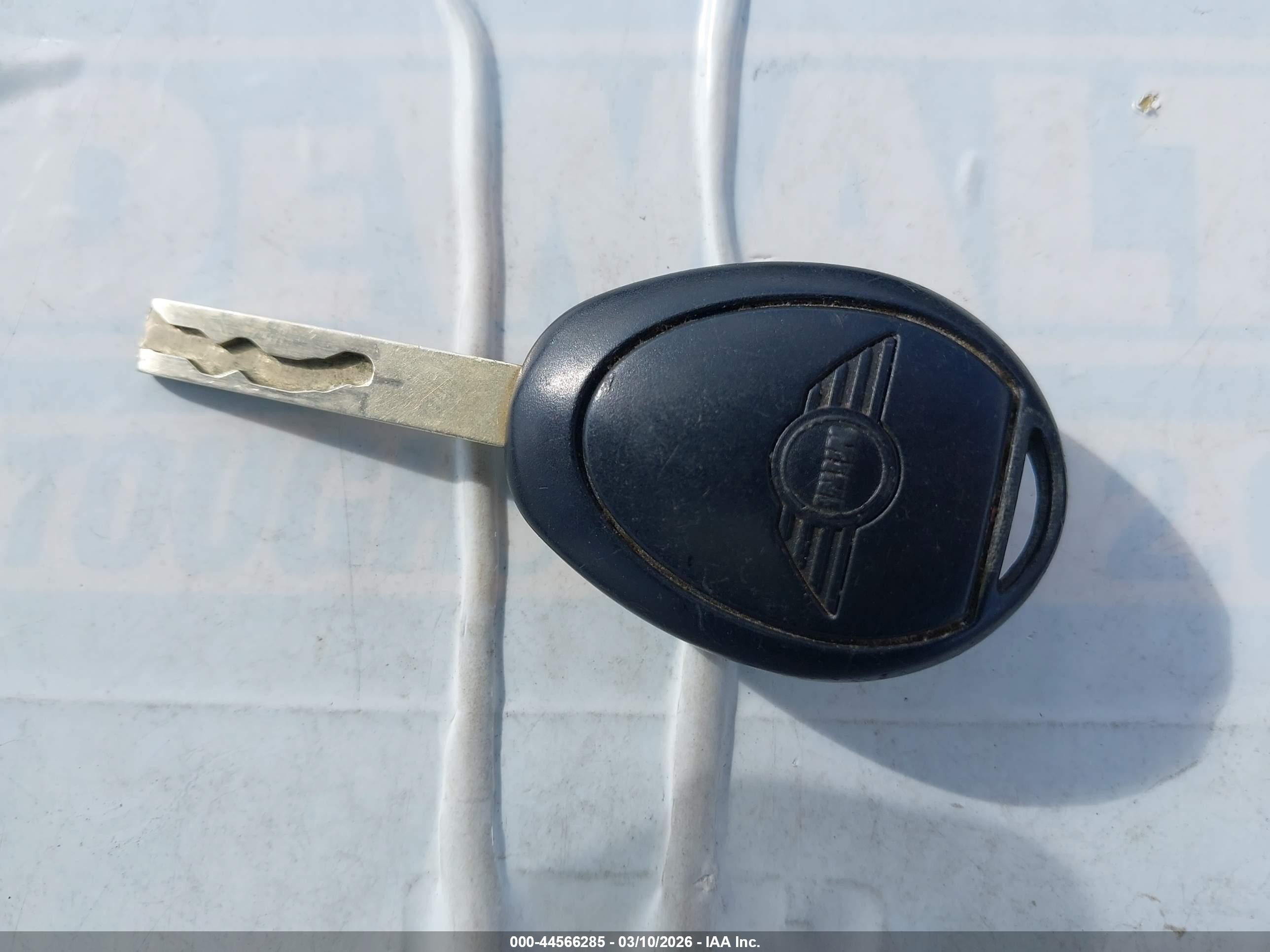 2002 Mini Cooper S   Серебряный vin: WMWRE33442TD55893