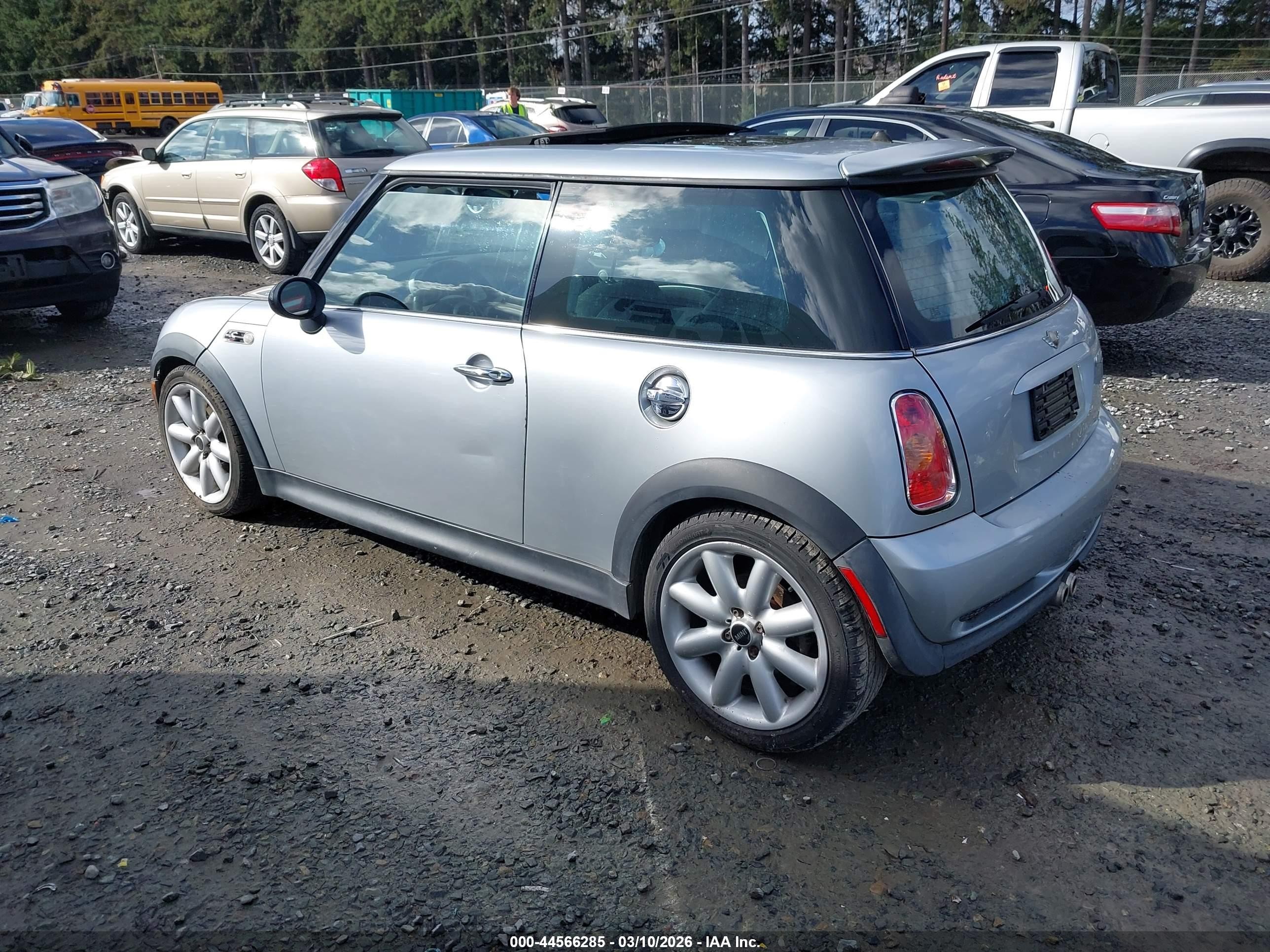 2002 Mini Cooper S   Серебряный vin: WMWRE33442TD55893