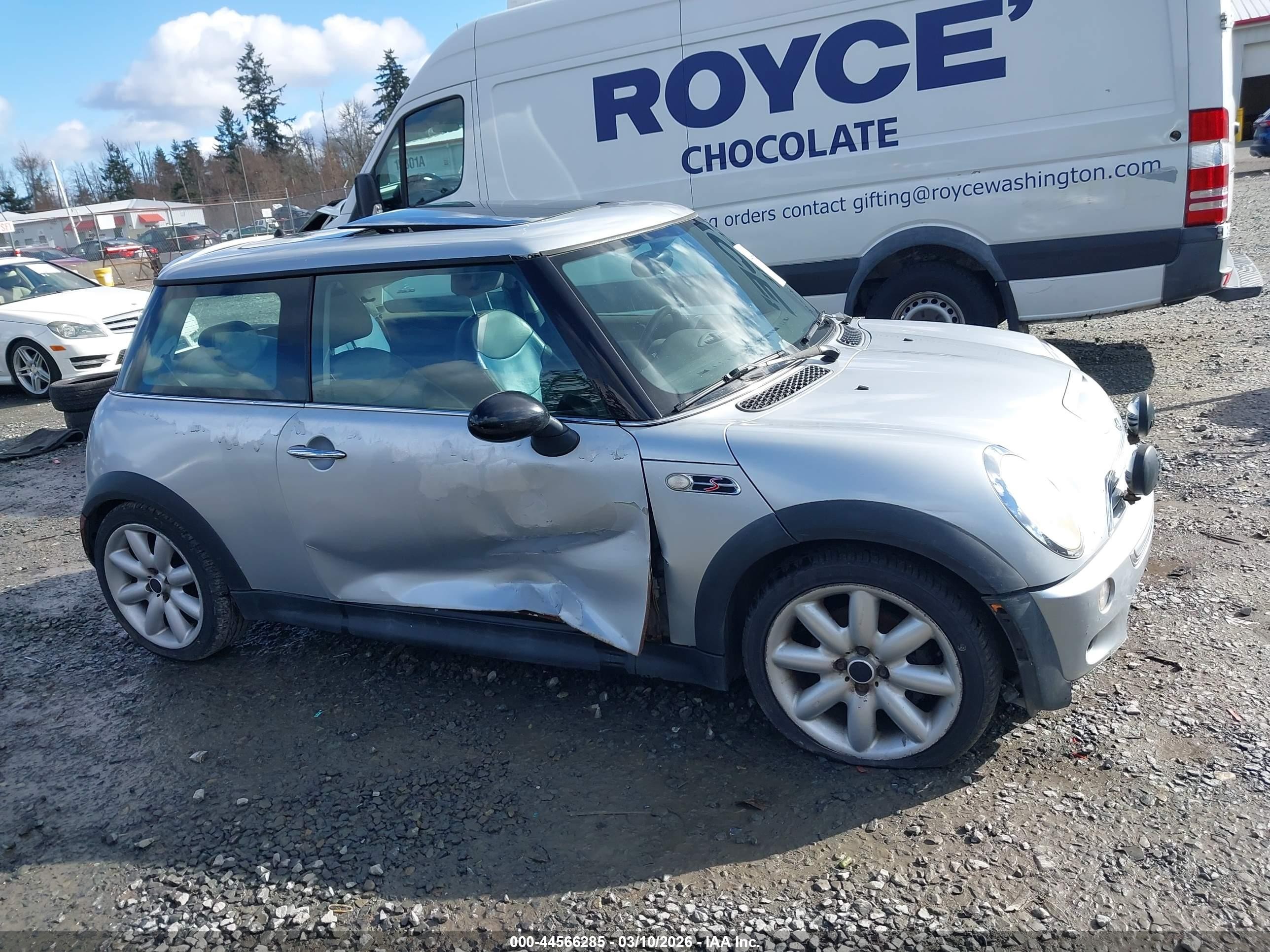 2002 Mini Cooper S   Серебряный vin: WMWRE33442TD55893