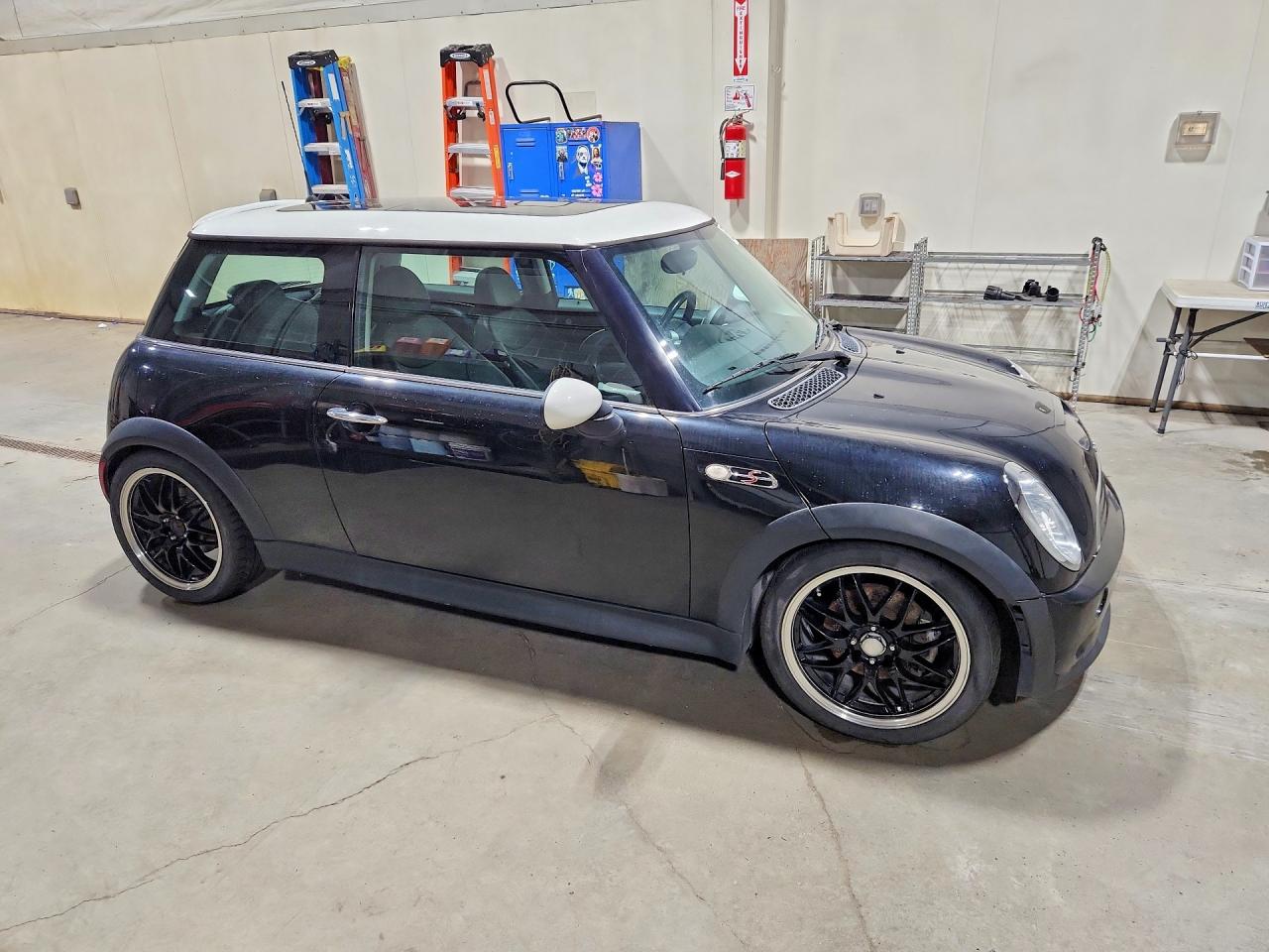 2003 Mini Cooper S Black vin: WMWRE33453TD65995