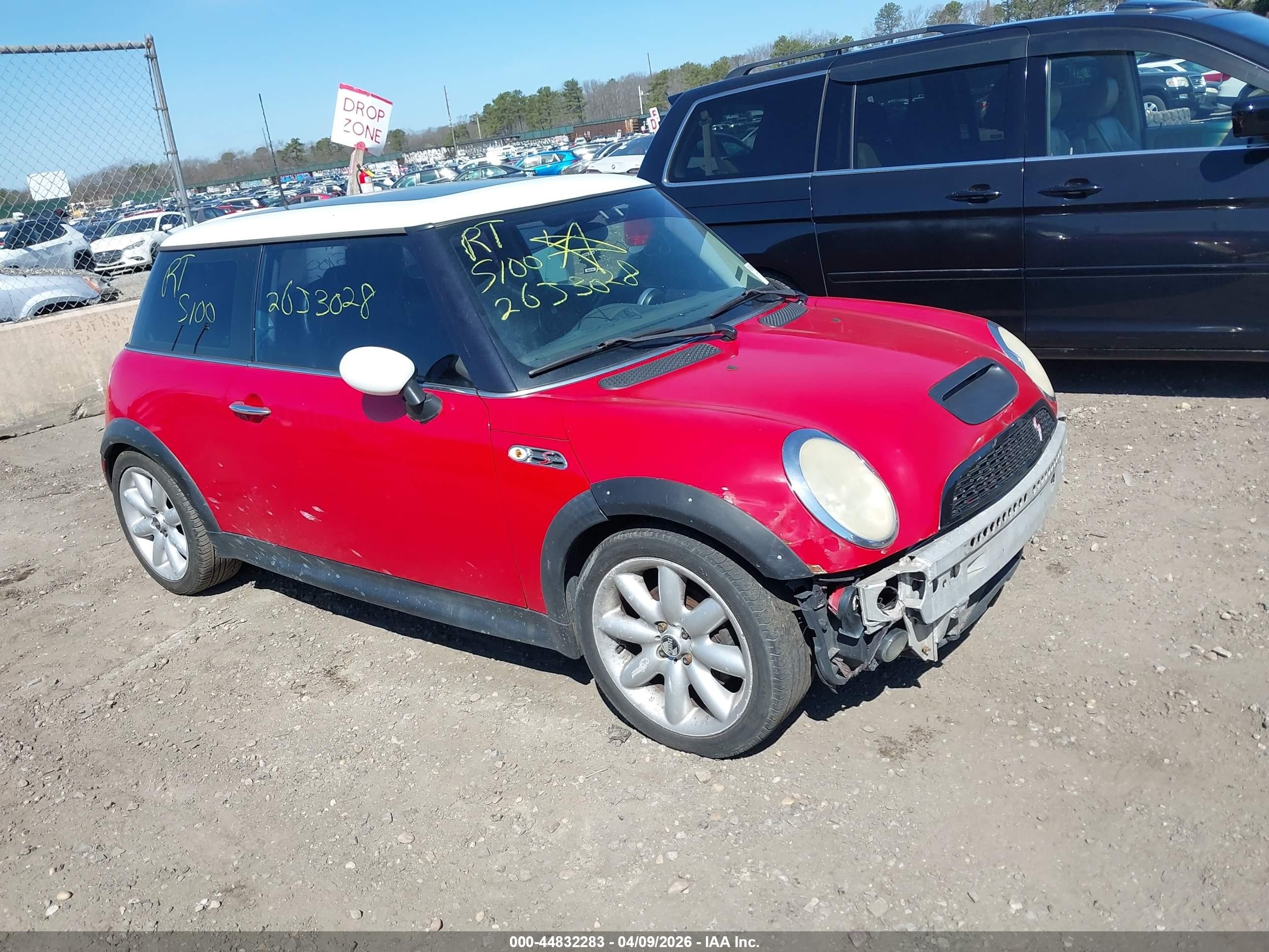 2003 Mini Cooper S   Red vin: WMWRE33463TD72373