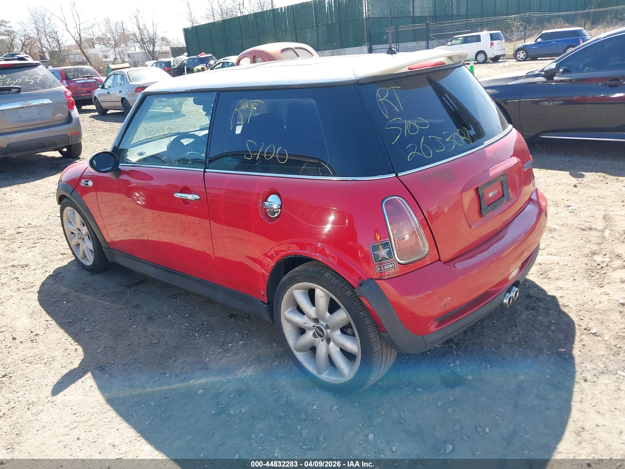 2003 Mini Cooper S   Red vin: WMWRE33463TD72373