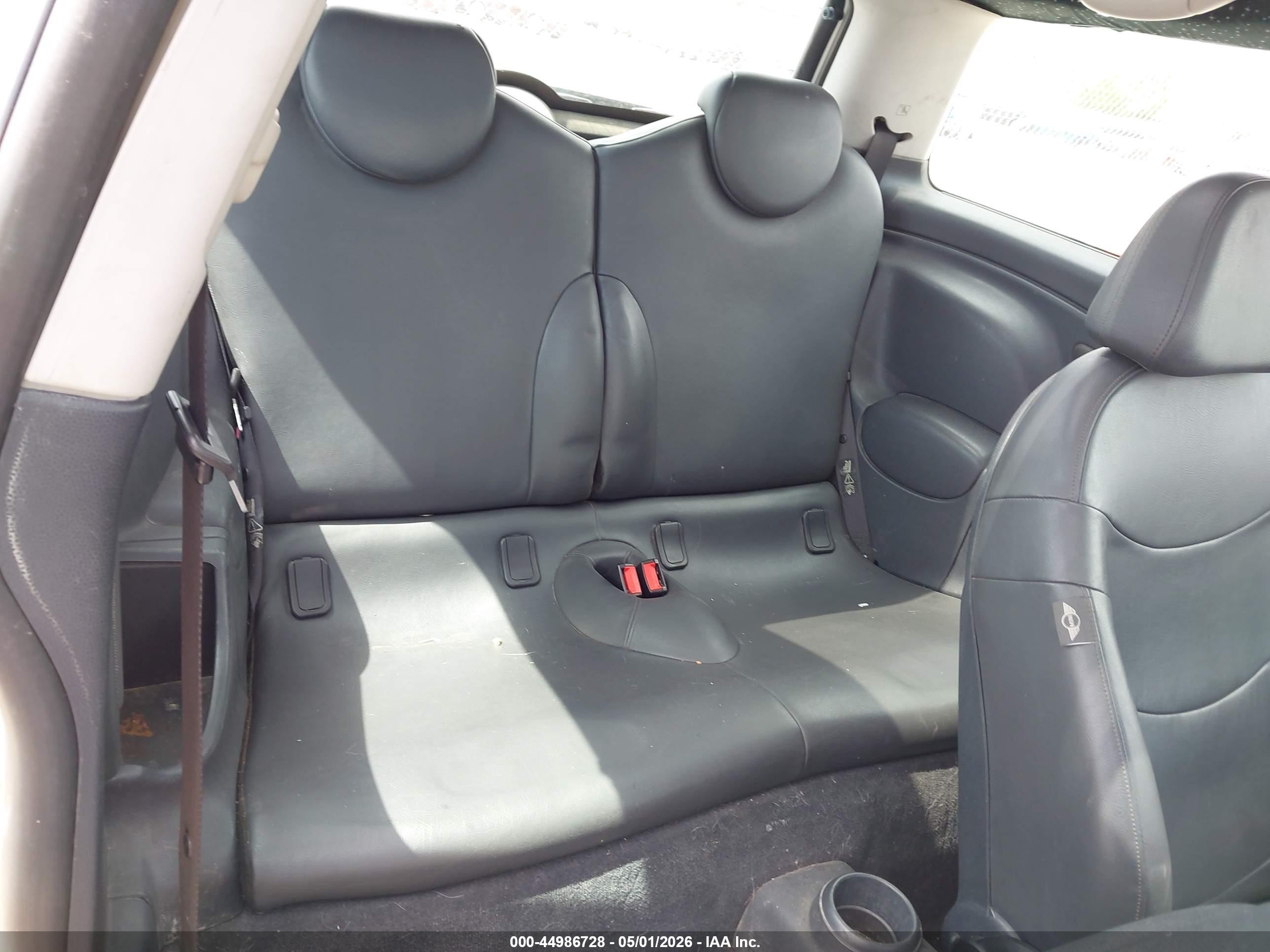 2004 Mini Cooper S   White vin: WMWRE33464TD75209