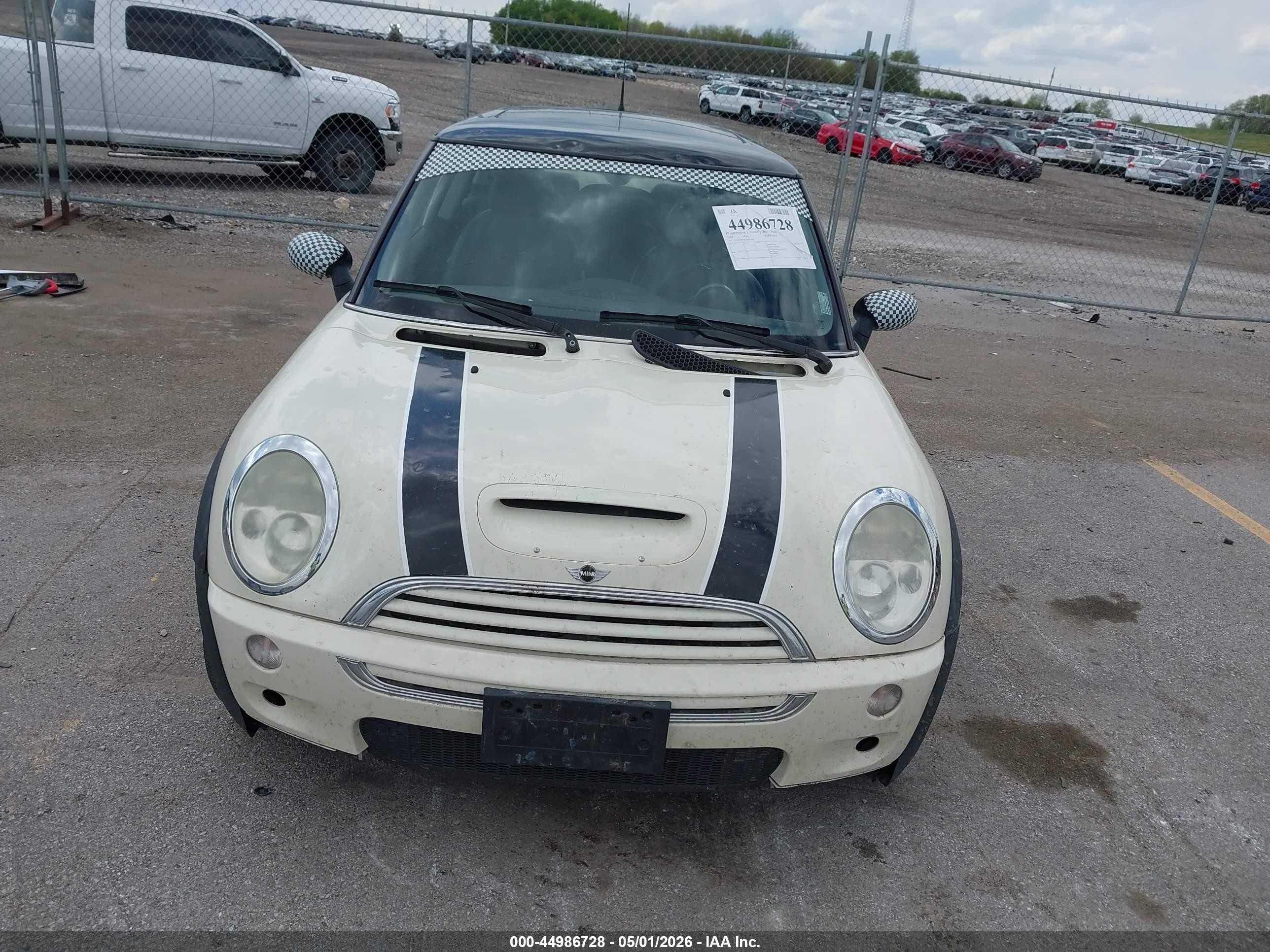 2004 Mini Cooper S   White vin: WMWRE33464TD75209