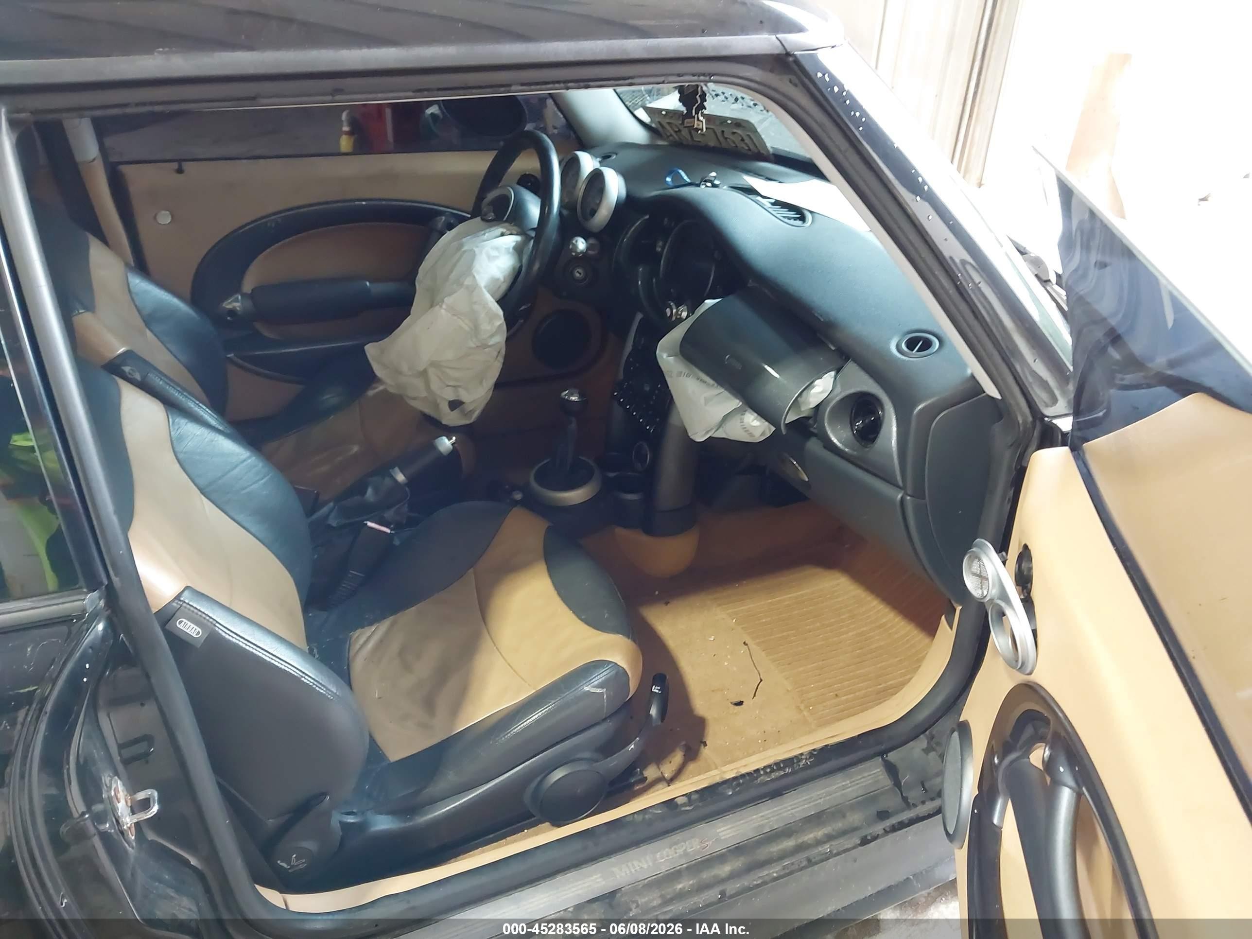2004 Mini Cooper S   Black vin: WMWRE33464TD80832