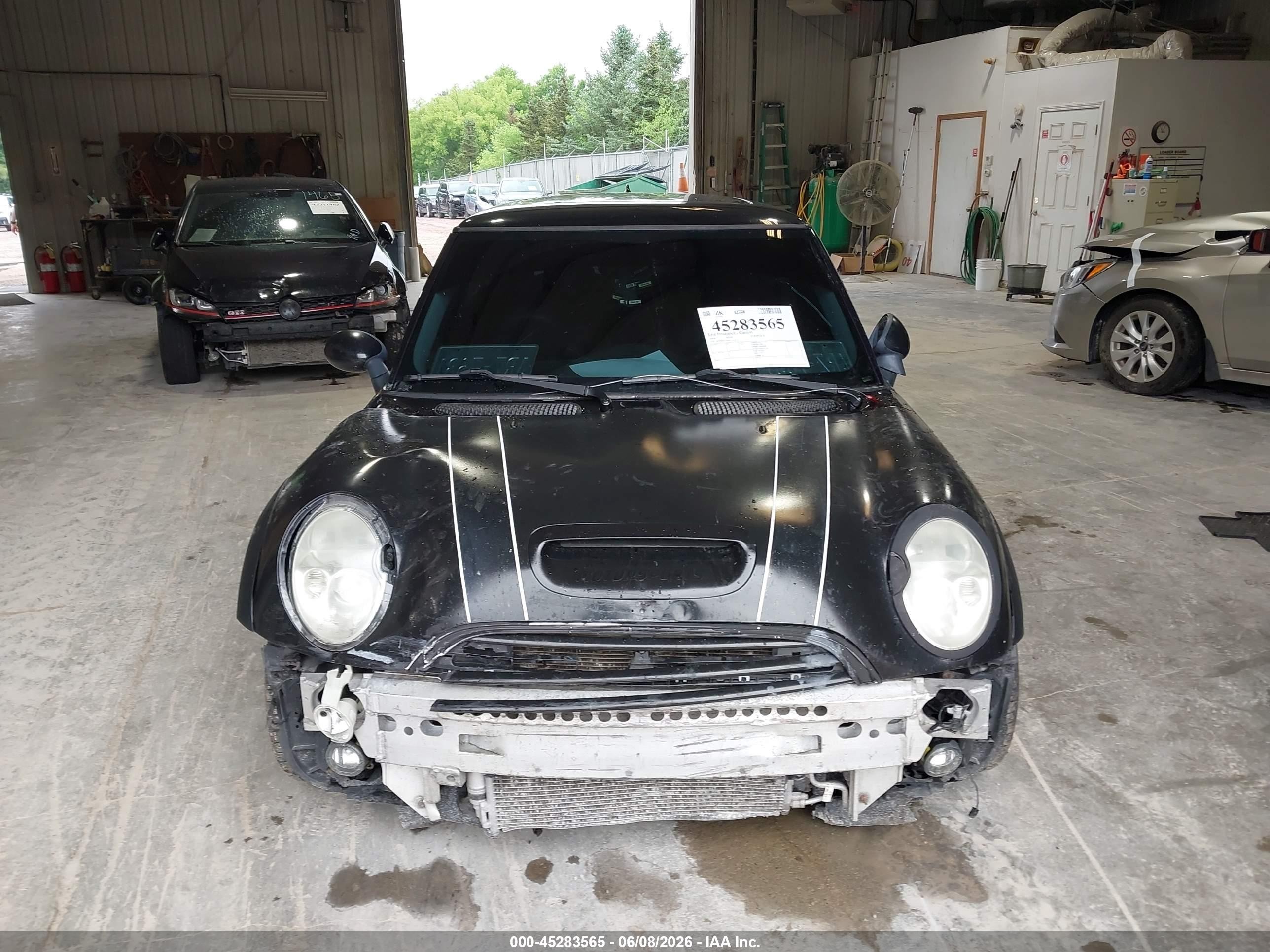 2004 Mini Cooper S   Black vin: WMWRE33464TD80832