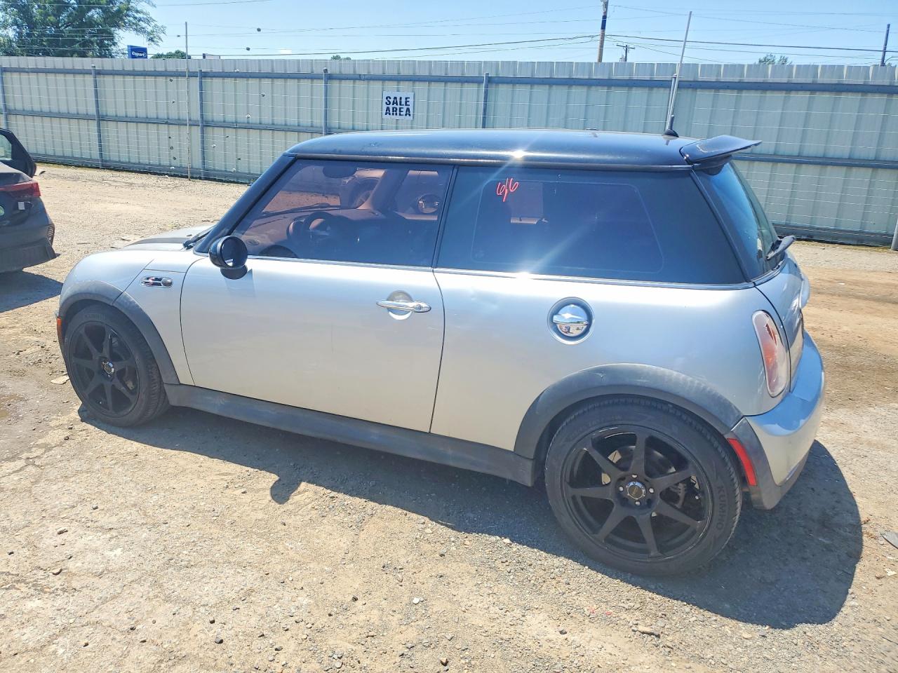 2004 Mini Cooper S Silver vin: WMWRE33474TD82492