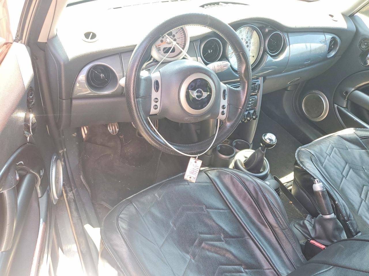 2004 Mini Cooper S Silver vin: WMWRE33474TD82492