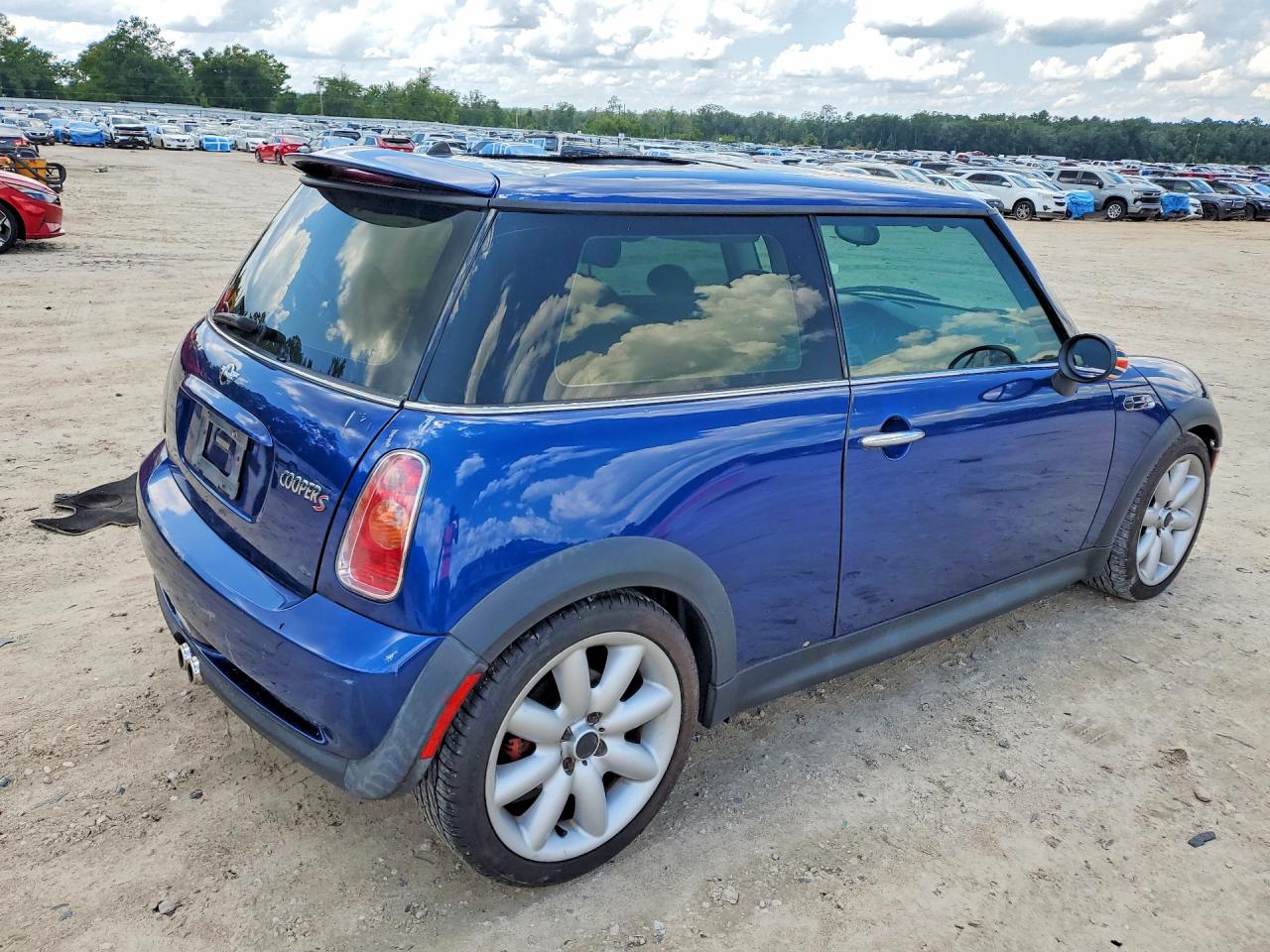 2003 Mini Cooper S Blue vin: WMWRE33493TD72528