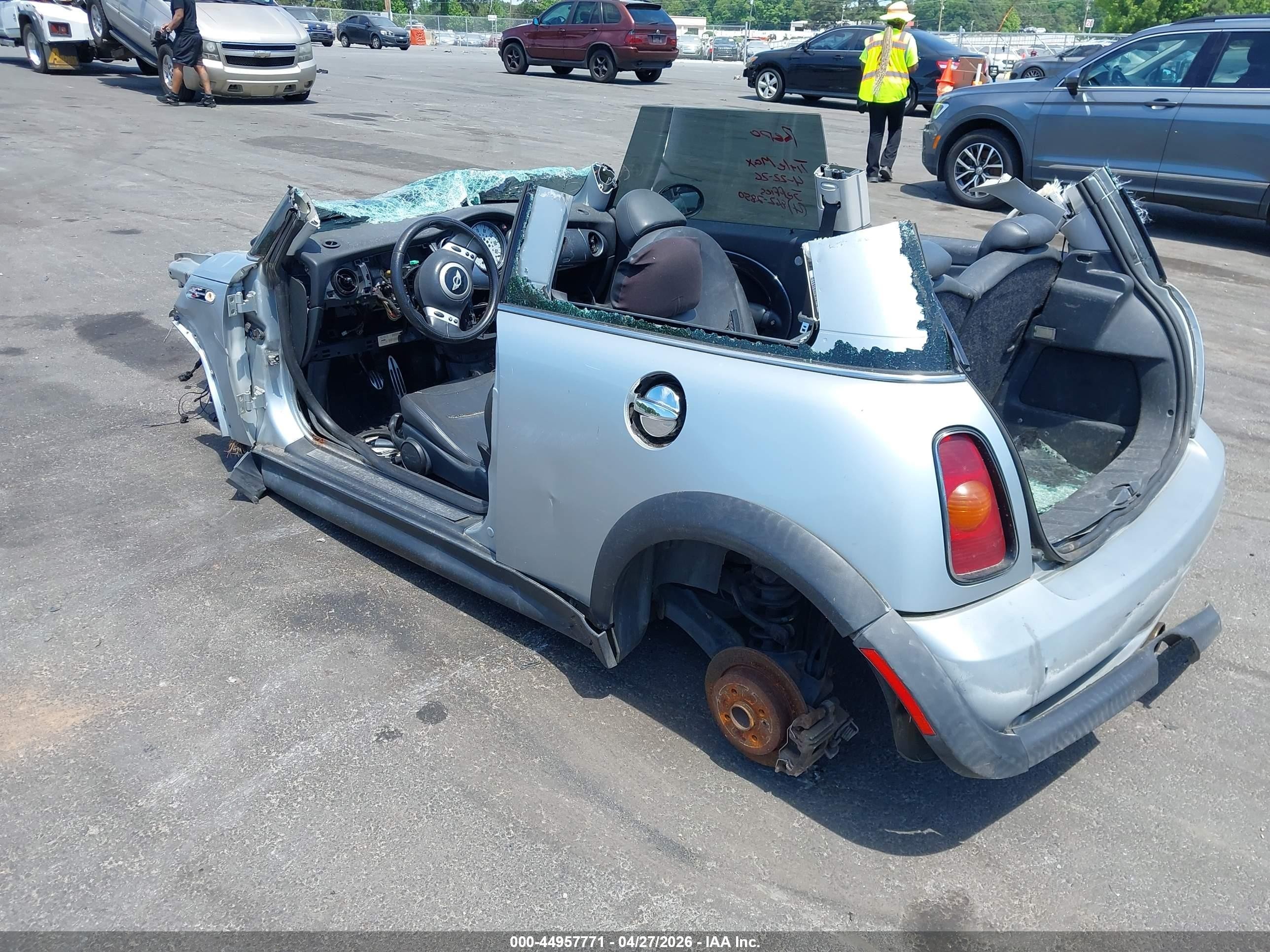 2004 Mini Cooper S   Silver vin: WMWRE33494TD89301