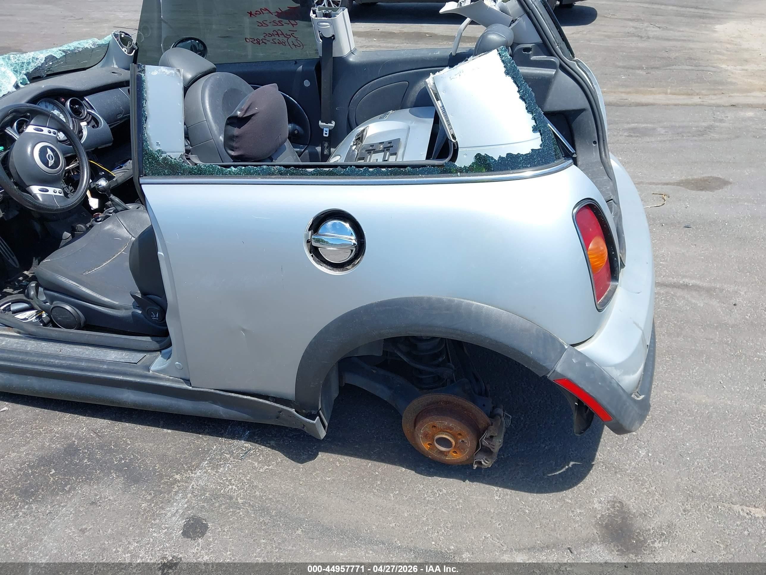 2004 Mini Cooper S   Silver vin: WMWRE33494TD89301