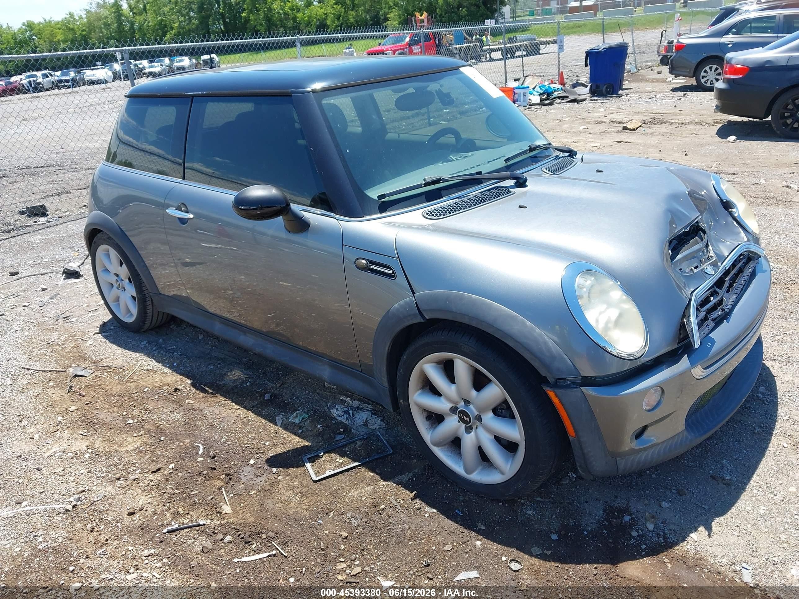 2004 Mini Cooper S   Серый vin: WMWRE334X4TD82969