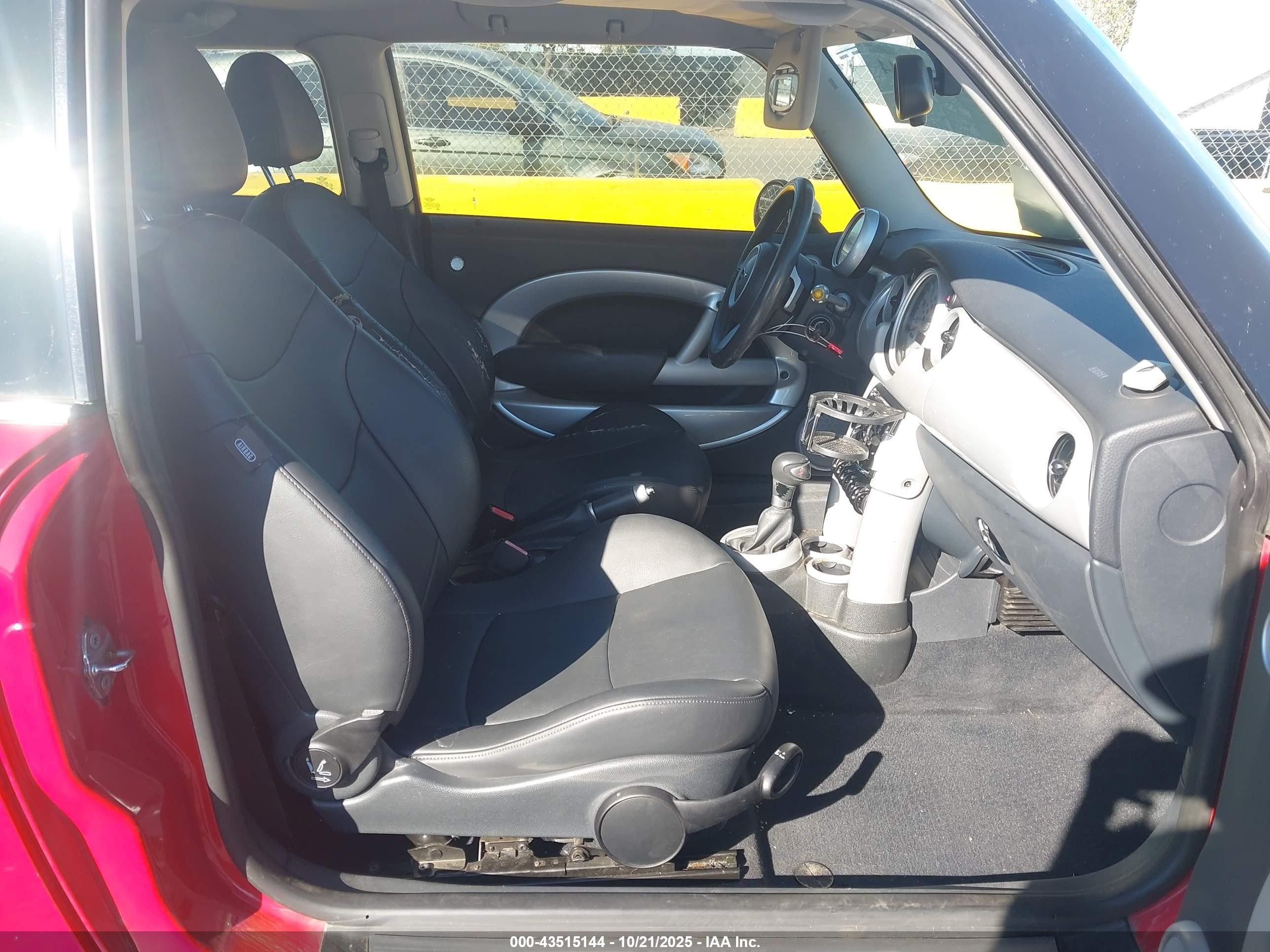 2005 Mini Cooper S   Красный vin: WMWRE33505TG95975