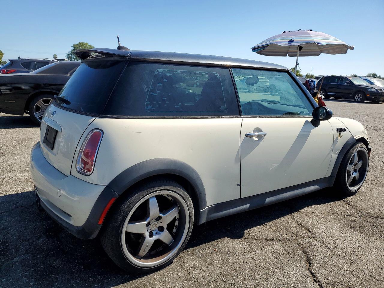2005 Mini Cooper S Cream vin: WMWRE33505TG96981