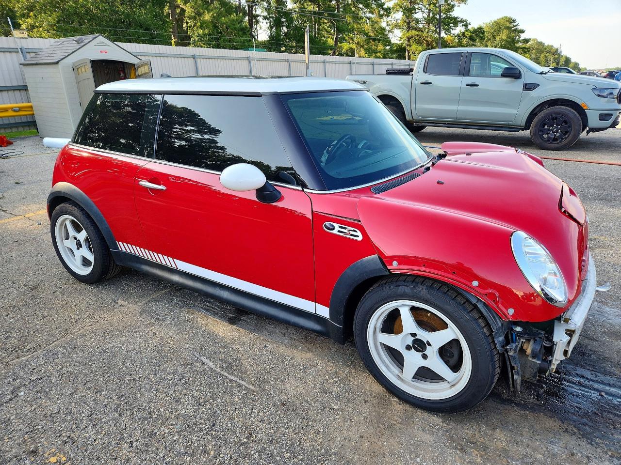 2005 Mini Cooper S Red vin: WMWRE33505TL14140