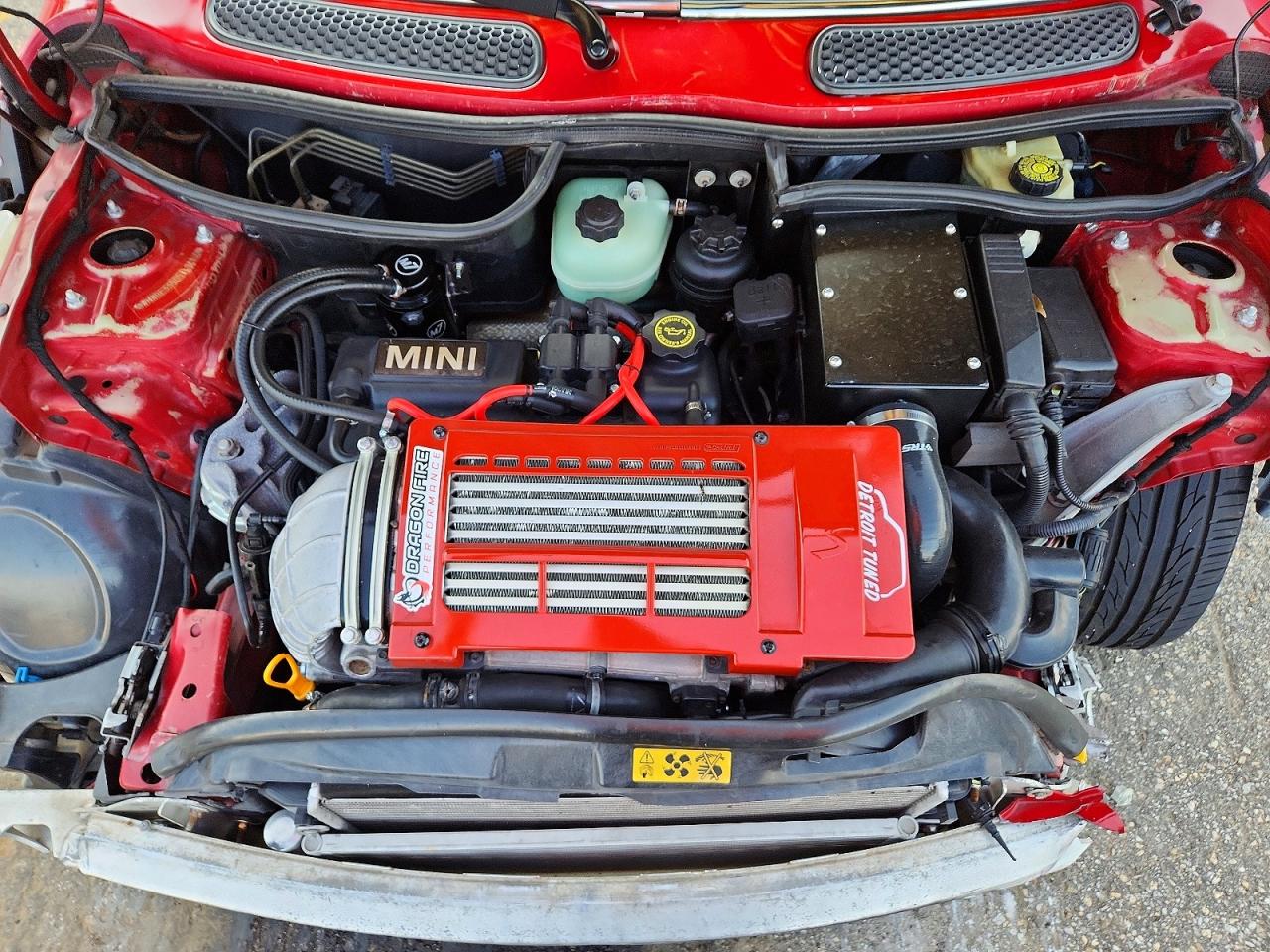 2005 Mini Cooper S Red vin: WMWRE33505TL14140
