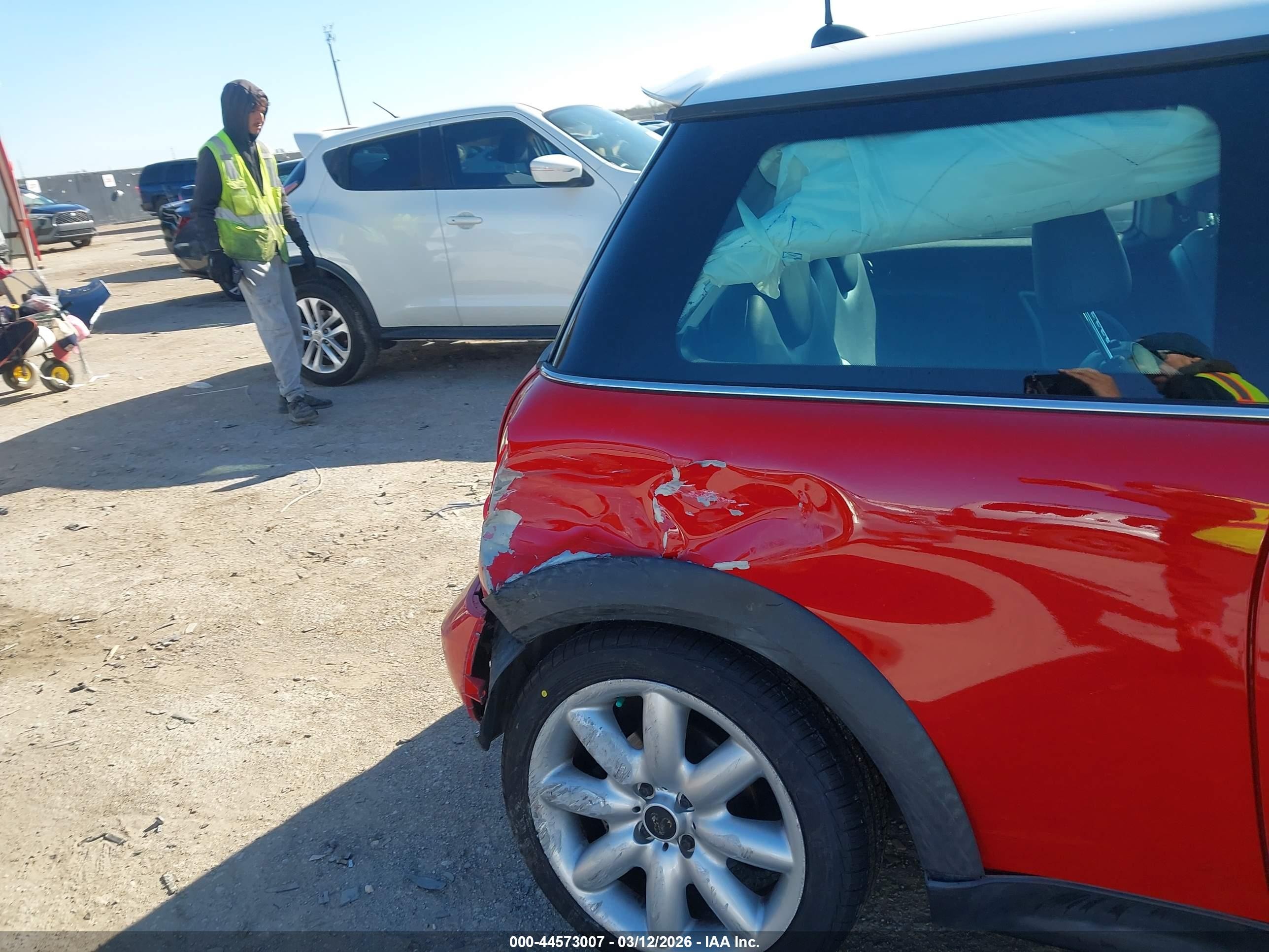 2006 Mini Cooper S Красный vin: WMWRE33506TL18660