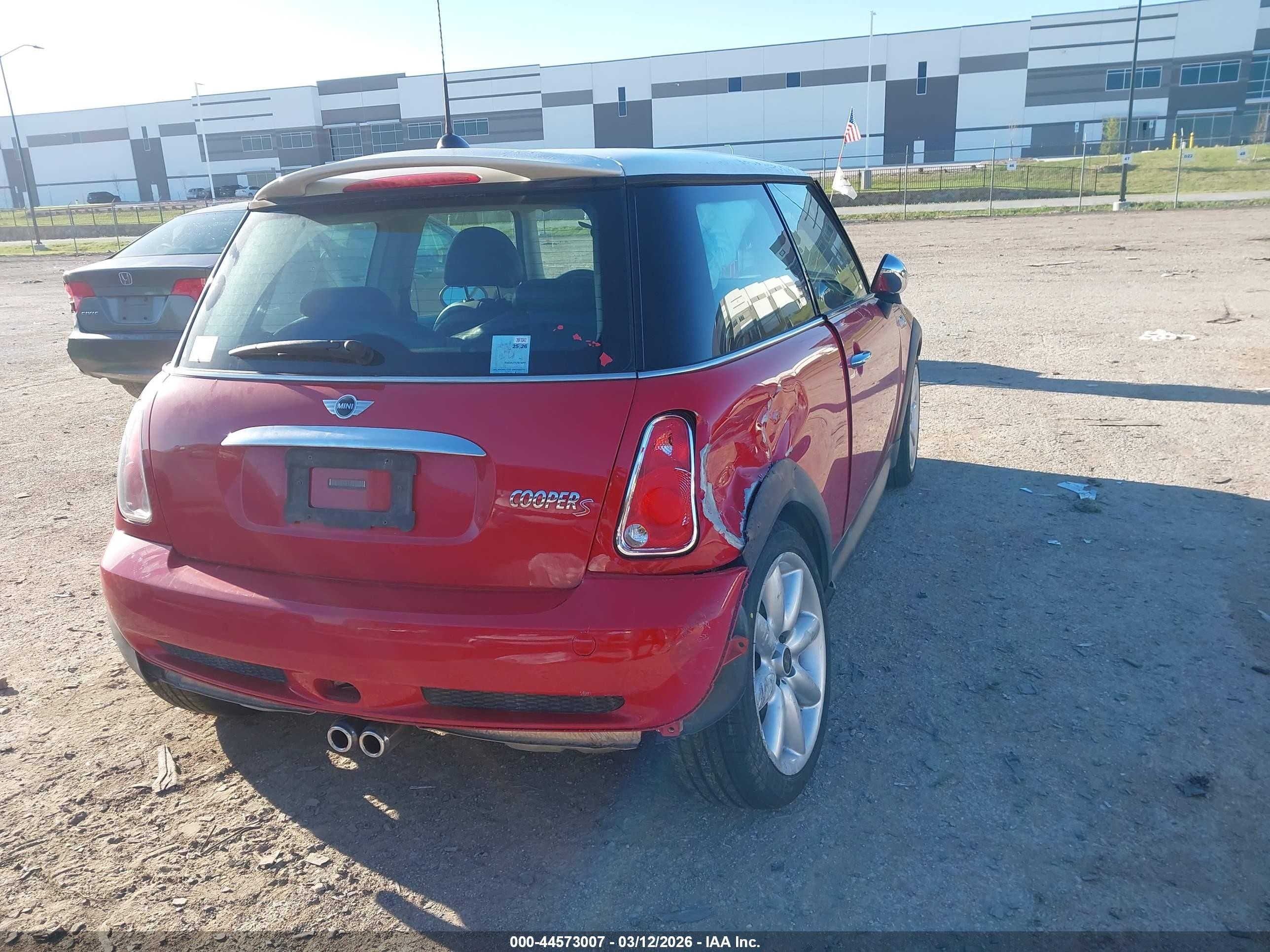 2006 Mini Cooper S Красный vin: WMWRE33506TL18660