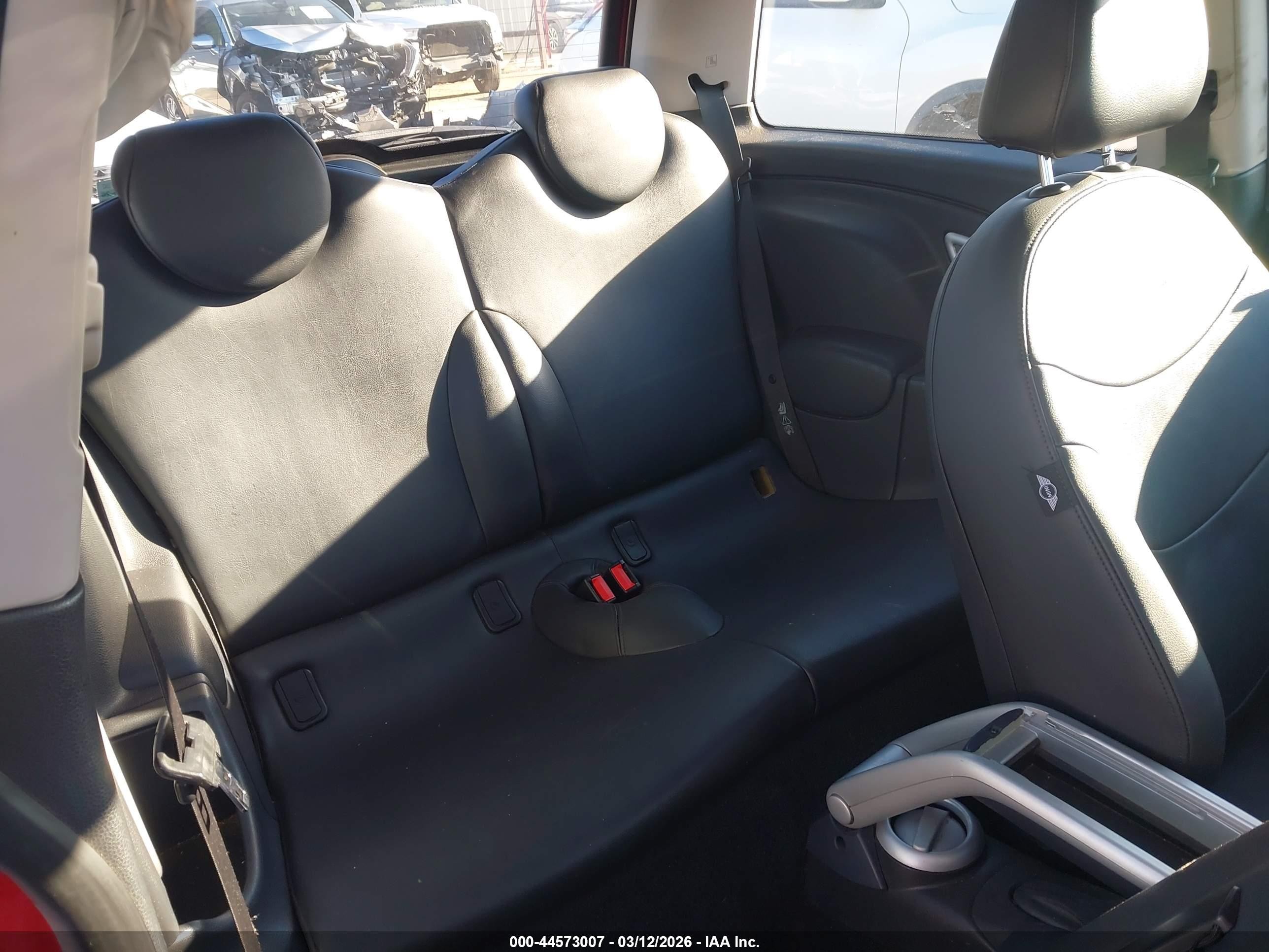 2006 Mini Cooper S Красный vin: WMWRE33506TL18660