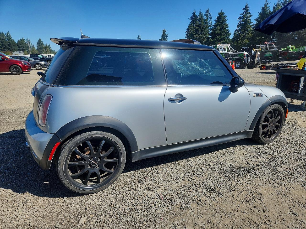 2005 Mini Cooper S Silver vin: WMWRE33515TD99248