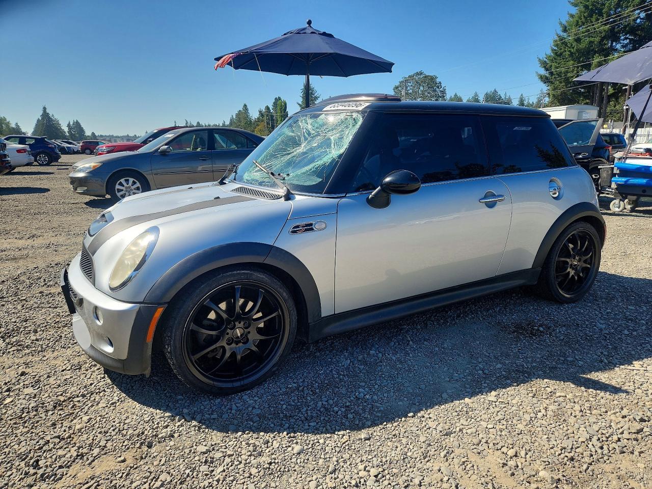 2005 Mini Cooper S Silver vin: WMWRE33515TD99248