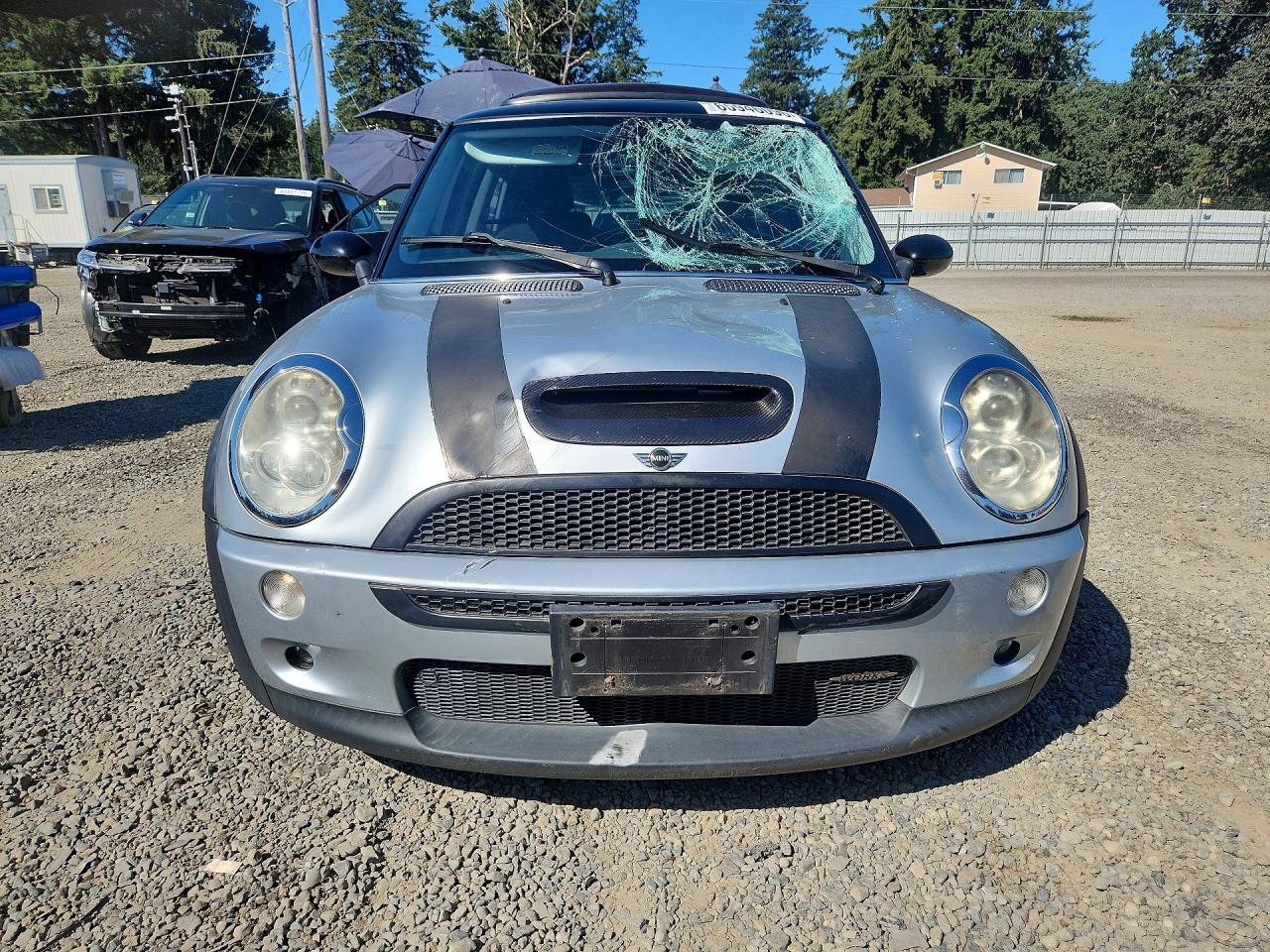 2005 Mini Cooper S Silver vin: WMWRE33515TD99248