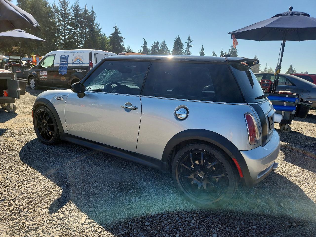 2005 Mini Cooper S Silver vin: WMWRE33515TD99248