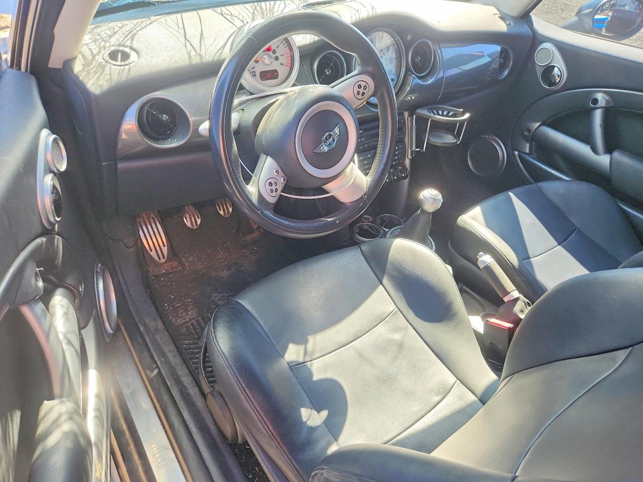 2005 Mini Cooper S Silver vin: WMWRE33515TD99248