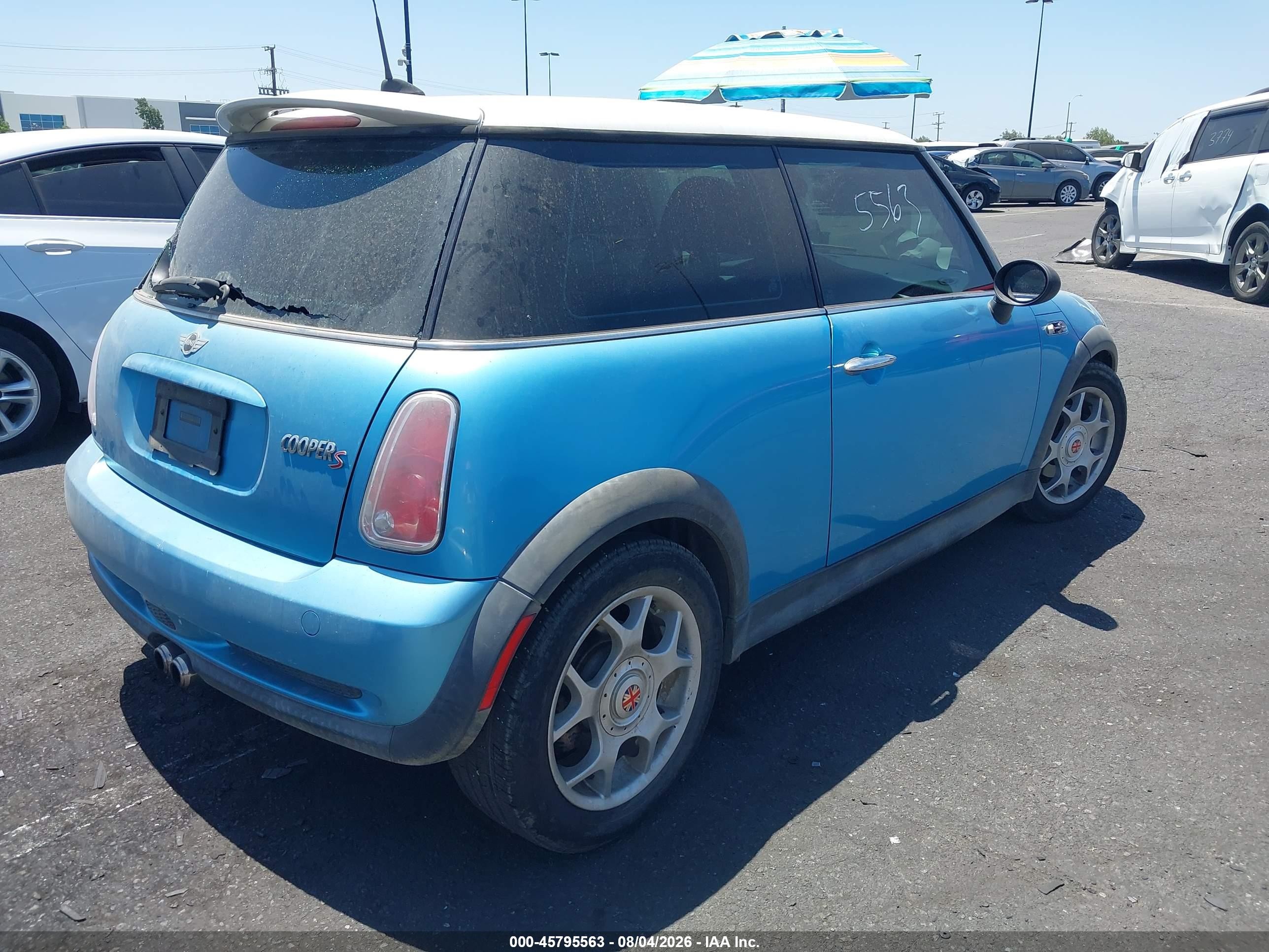 2005 Mini Cooper S Blue vin: WMWRE33525TG96917
