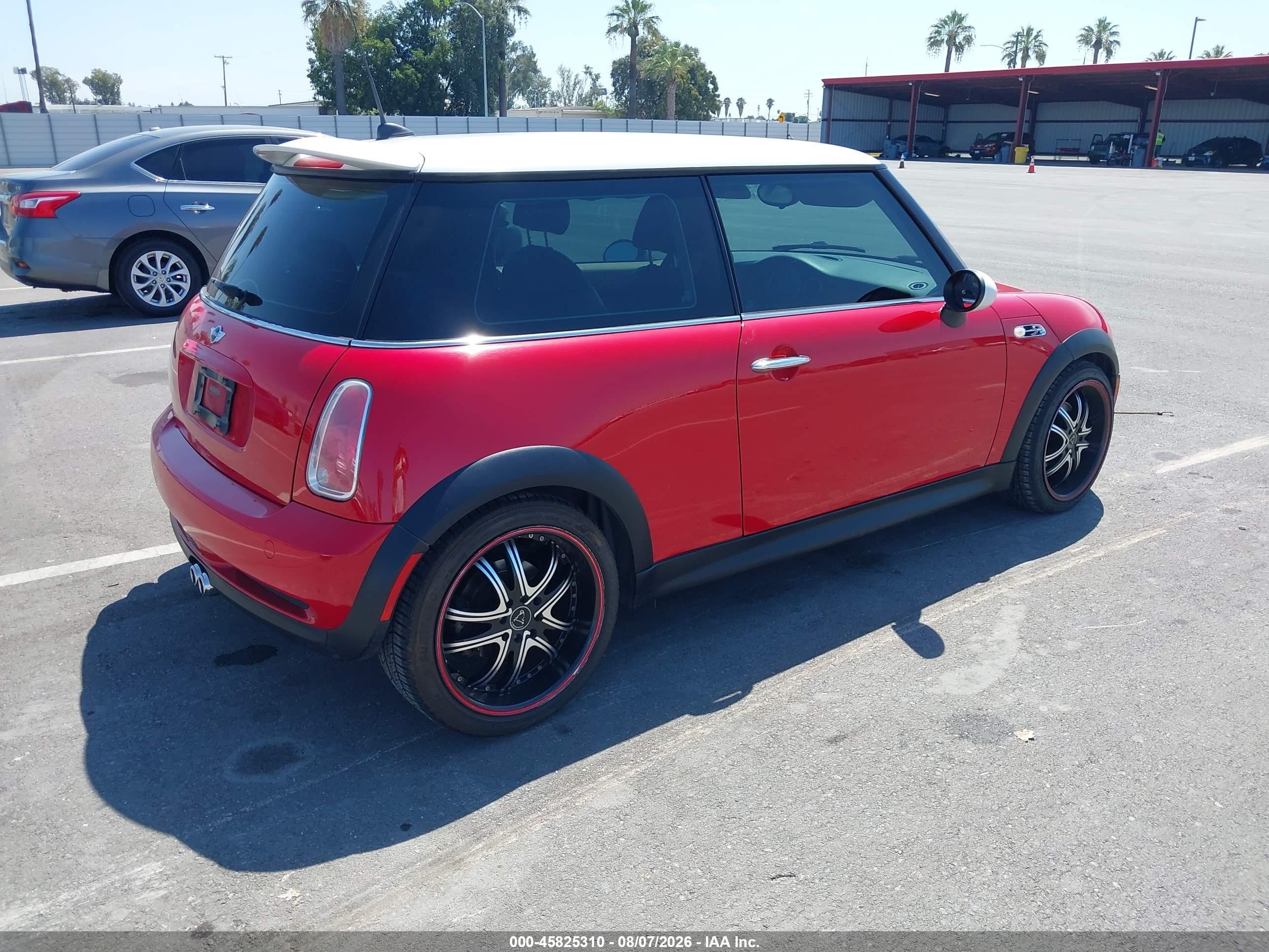2005 Mini Cooper S   Red vin: WMWRE33525TG99283