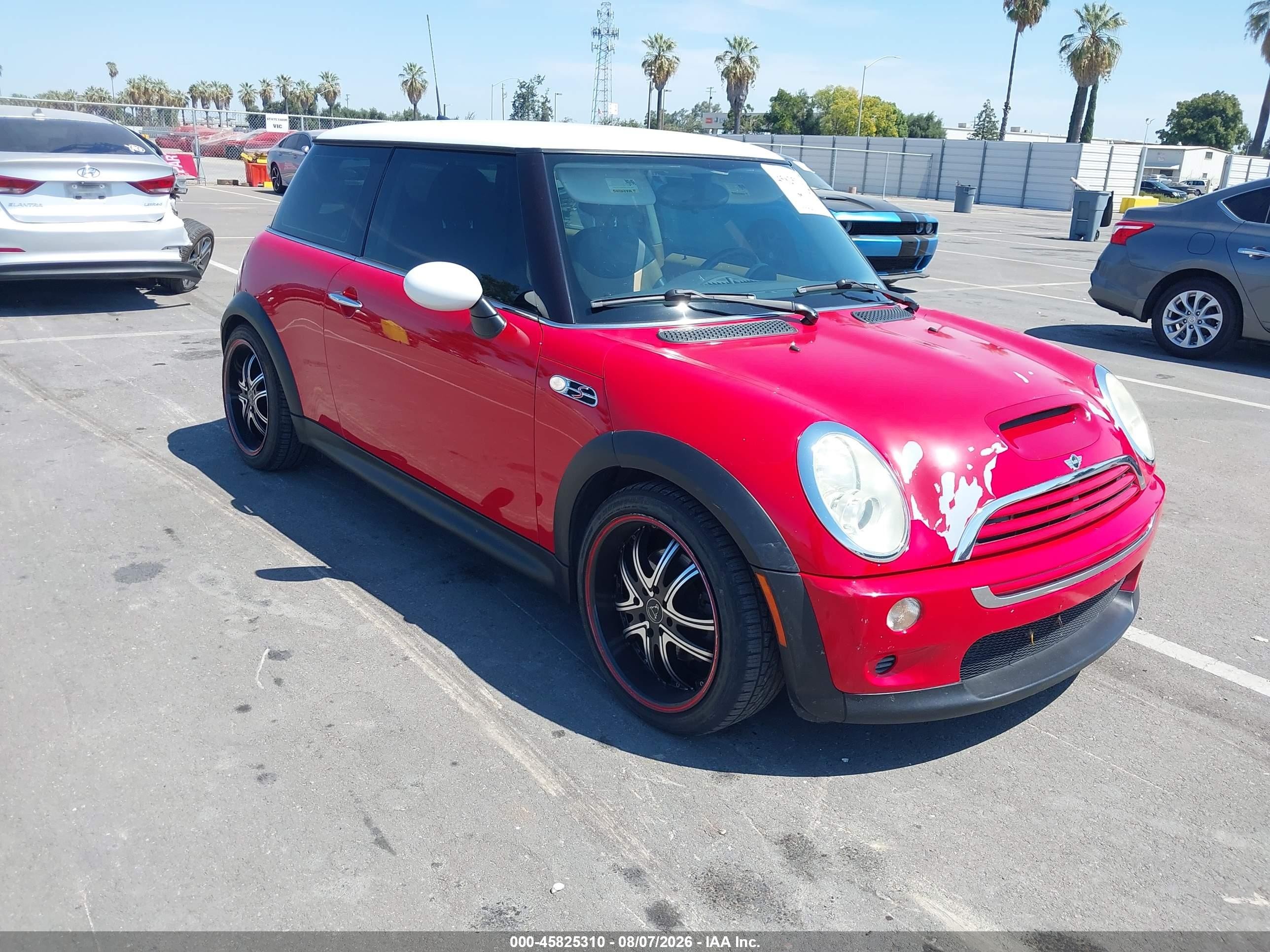 2005 Mini Cooper S   Red vin: WMWRE33525TG99283