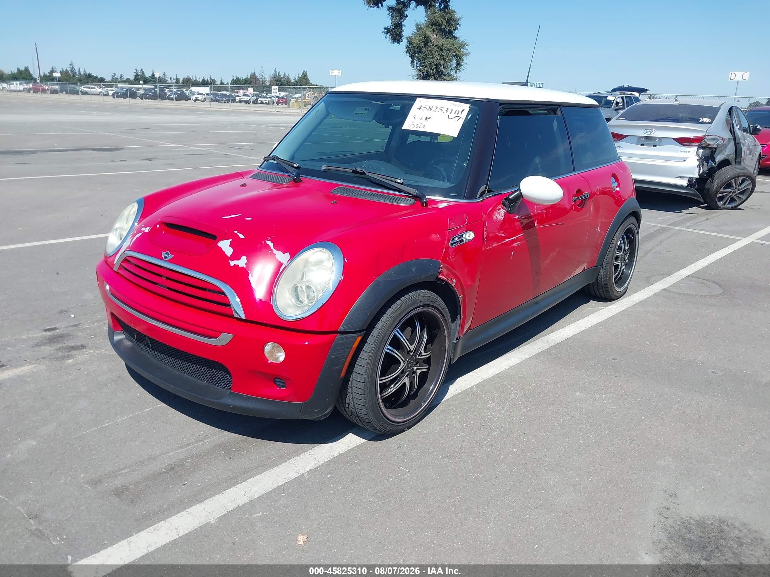 2005 Mini Cooper S   Red vin: WMWRE33525TG99283