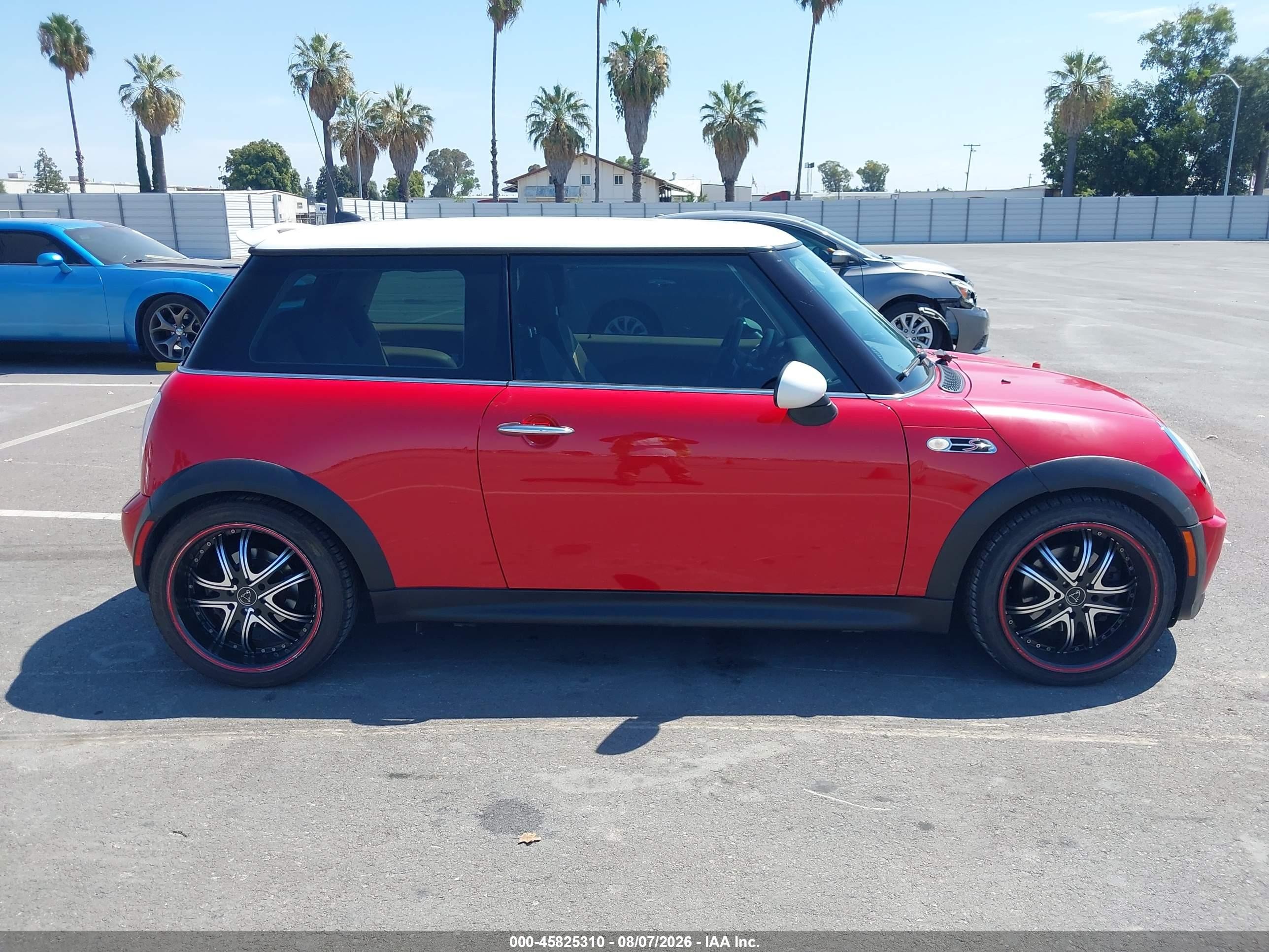 2005 Mini Cooper S   Red vin: WMWRE33525TG99283
